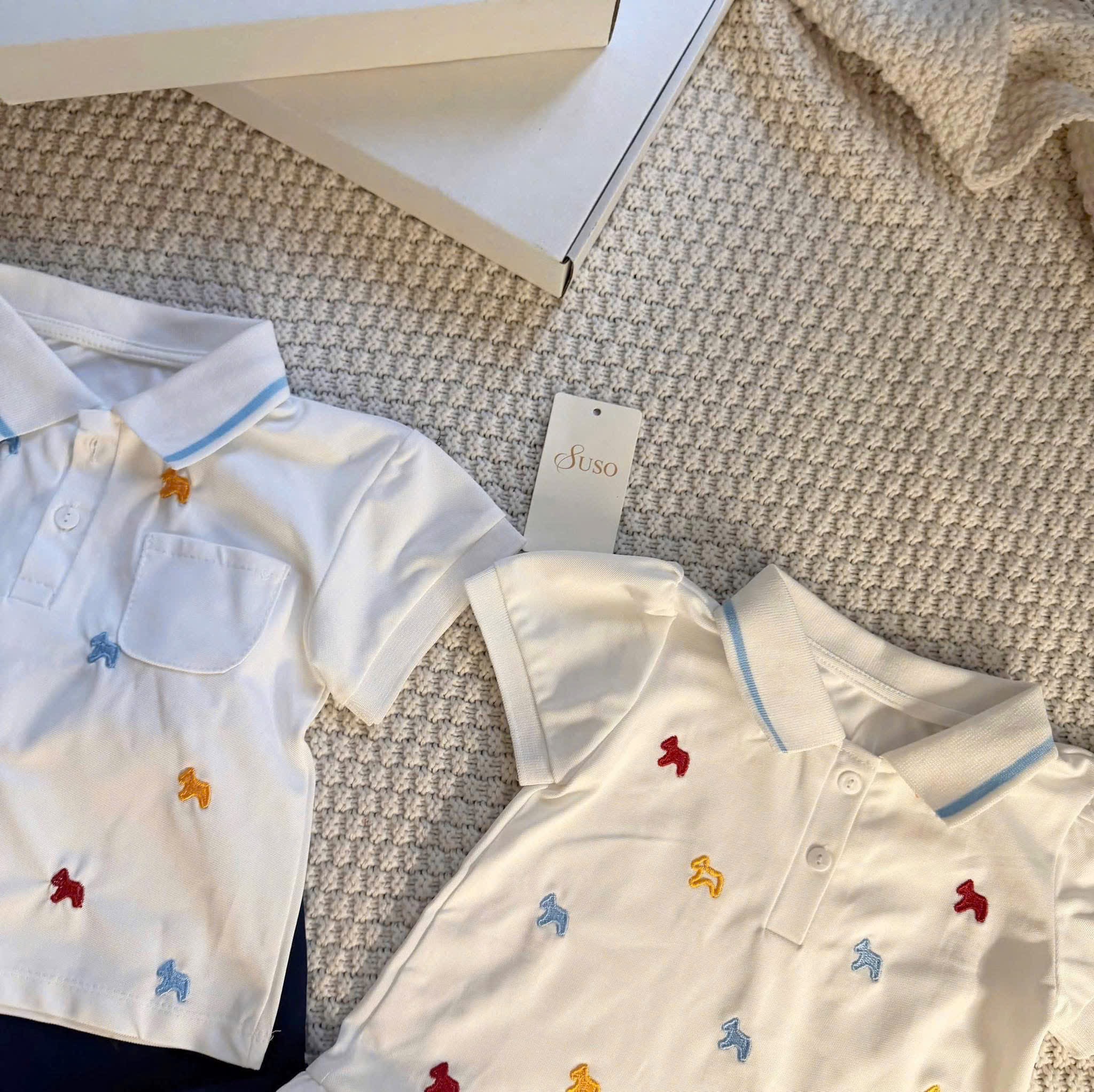 G973 - SET BÉ TRAI GÁI POLO TRẮNG THÊU NGỰA