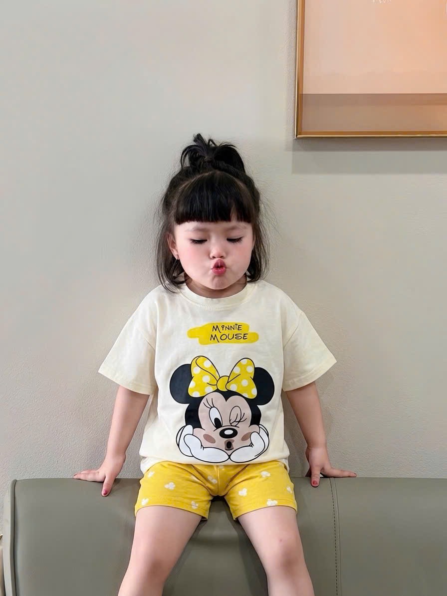 G979 - SET 2 BỘ ĐÙI BÉ GÁI MICKEY PEPPA vàng trắng