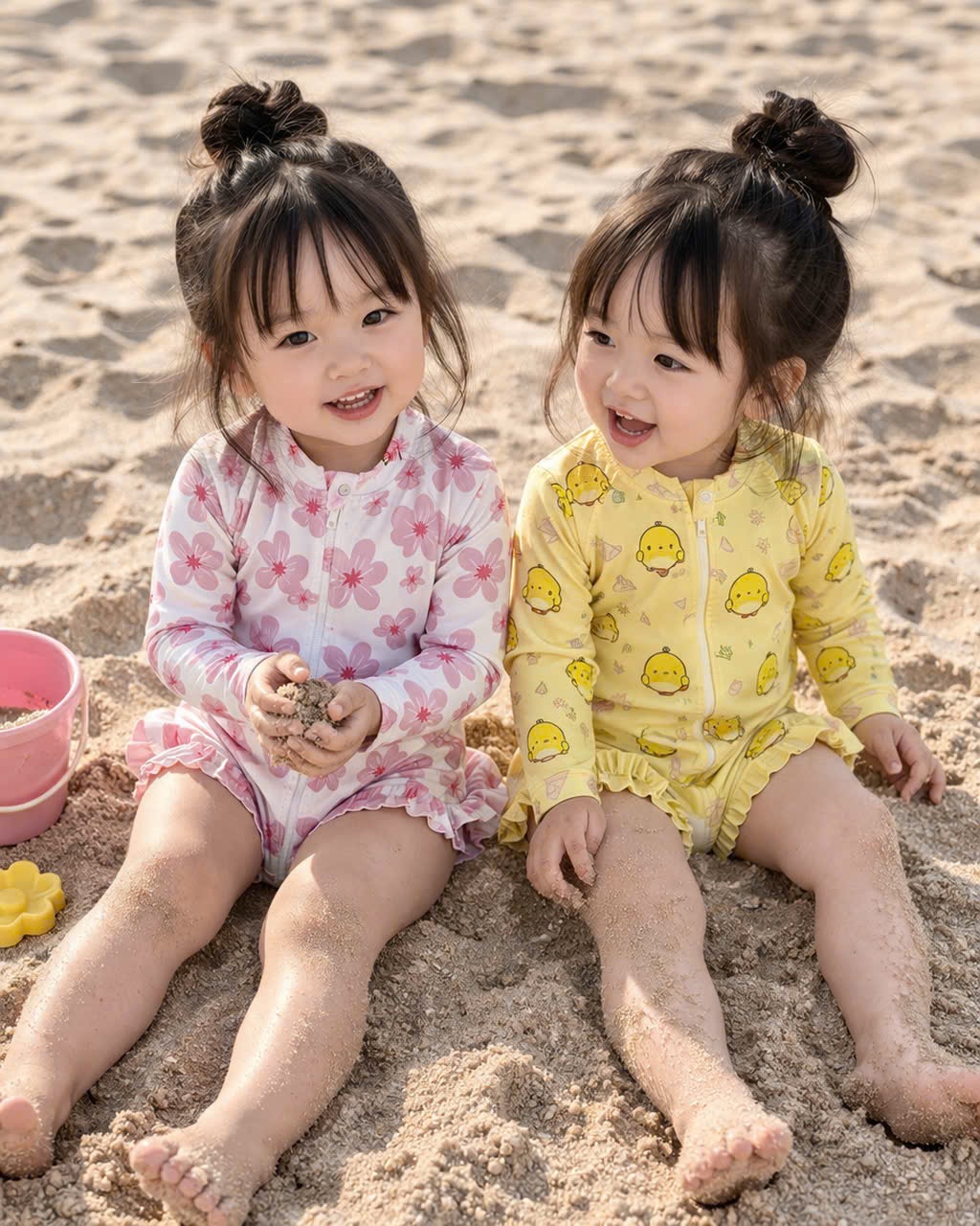 G986 - SET 2 BỘ BƠI BÉ GÁI DÀI TAY HOA VỊT vàng hồng