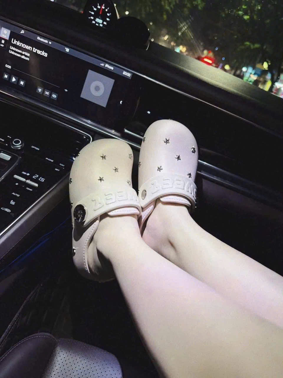 (CHỜ) PK325 - DÉP CROCS ĐÍNH SAO MPB