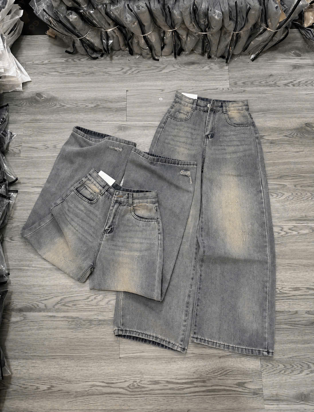 QNU709 - QUẦN JEANS SUÔNG XÁM BẠC M348