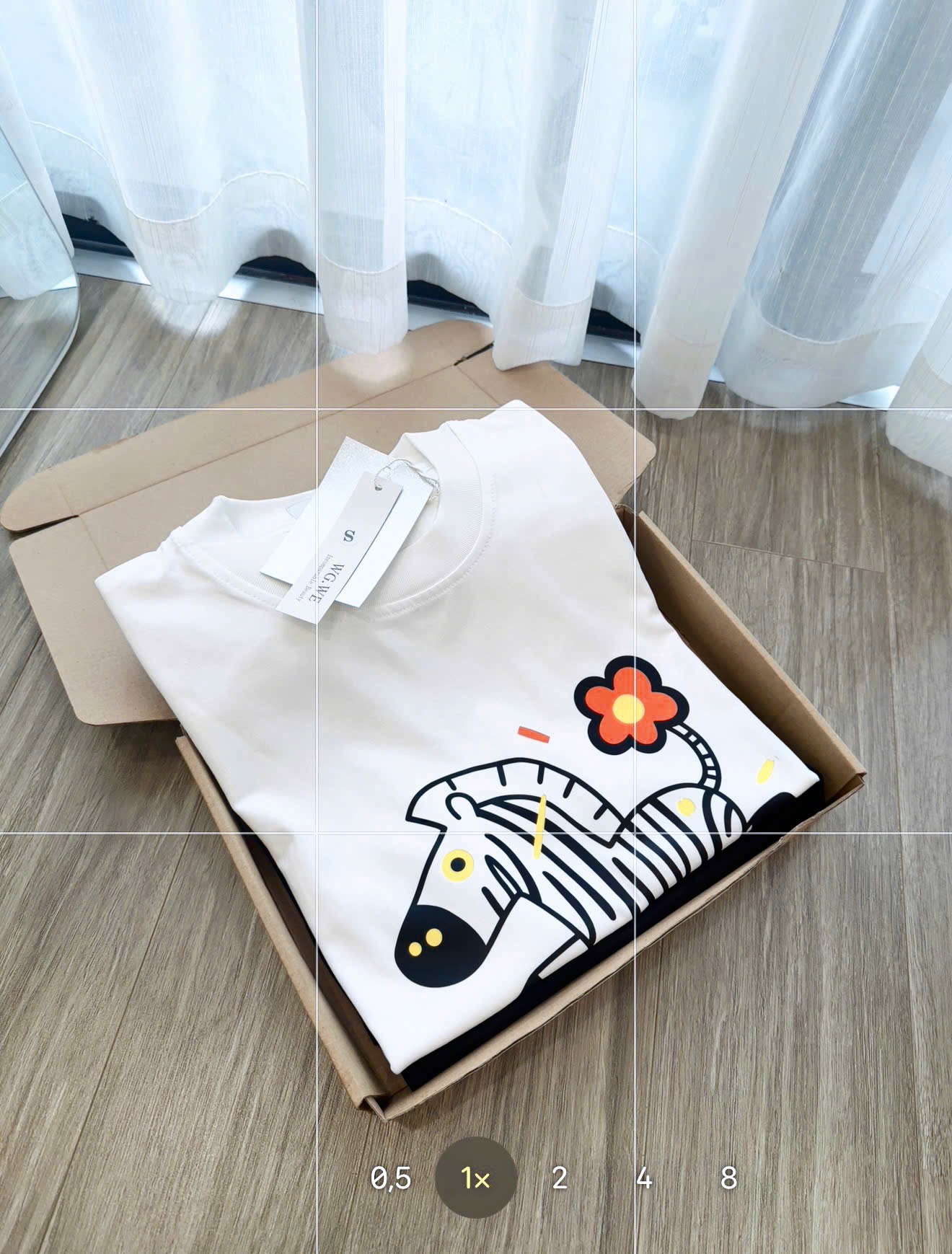S306 - SET NỮ ÁO TRẮNG NGỰA ĐUÔI HOA CVAY ĐEN