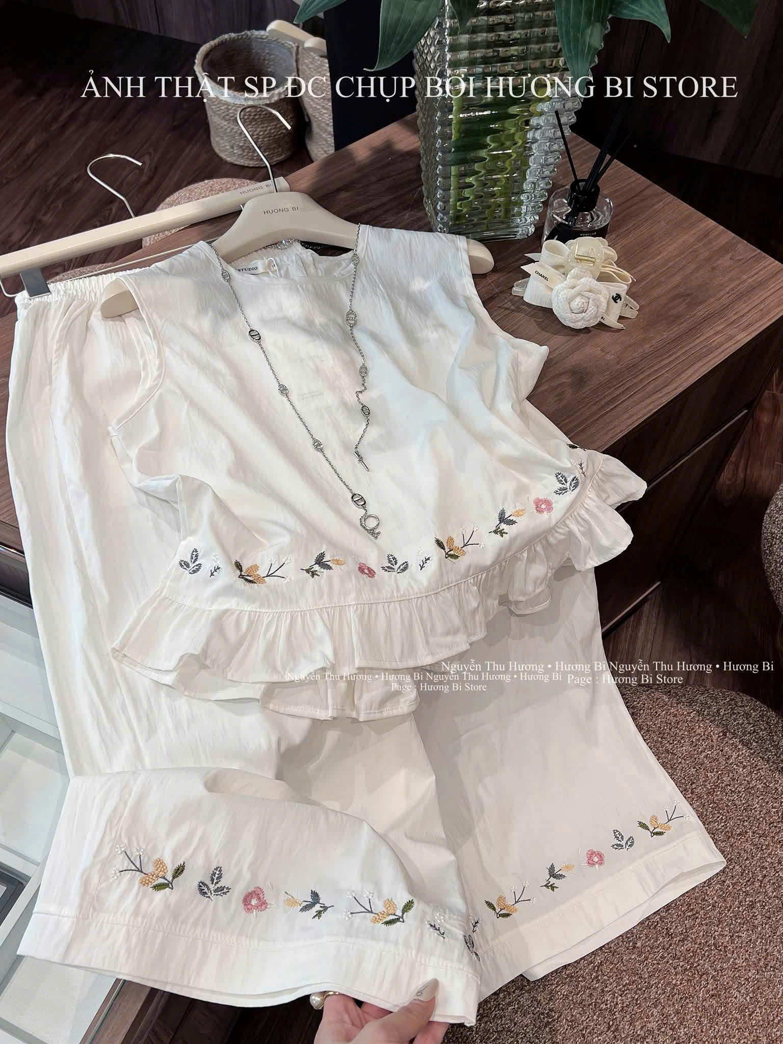 S334 - BỘ ĐŨI TRẮNG NỮ THÊU HOA SÁT NÁCH QUẦN SUÔNG
