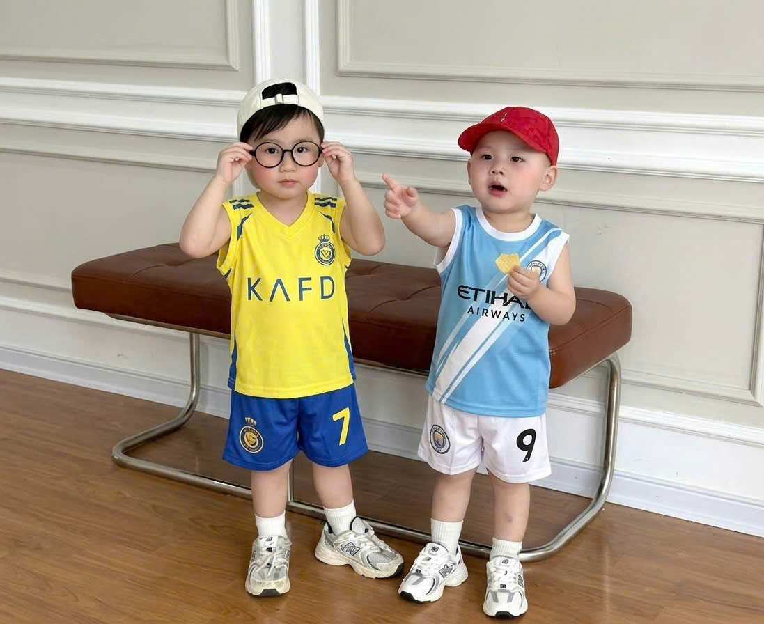 T297 - SET 2 BỘ ĐÙI BÉ TRAI BA LỖ THỂ THAO BÓNG ĐÁ