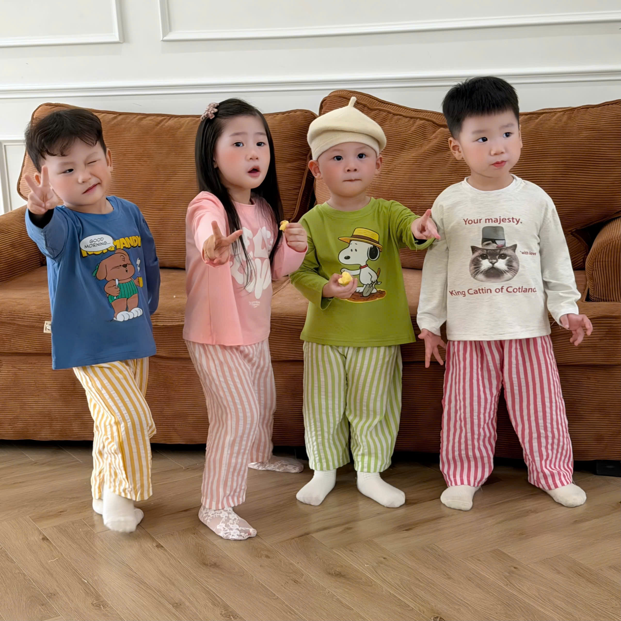 (CHỜ) T415 - BỘ BÉ TRAI GÁI DÀI TAY HỌA TIẾT QUẦN SỌC
