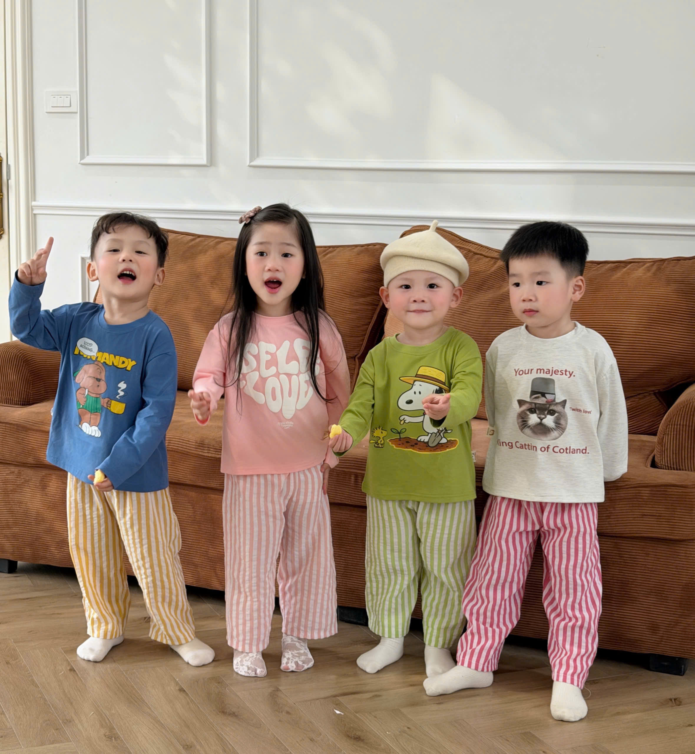 (CHỜ) T415 - BỘ BÉ TRAI GÁI DÀI TAY HỌA TIẾT QUẦN SỌC