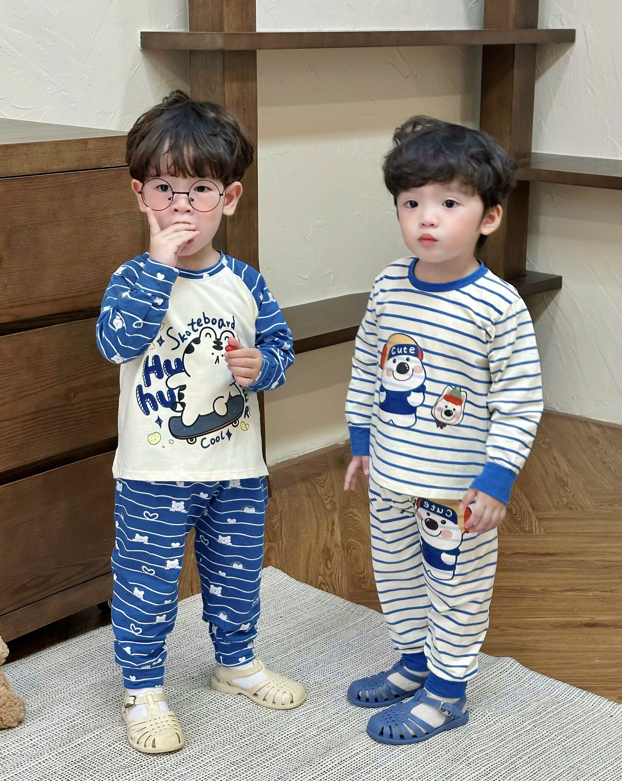 T431 - SET 2 BỘ BÉ TRAI DÀI TAY GẤU CUTE PHỐI xanh kẻ be