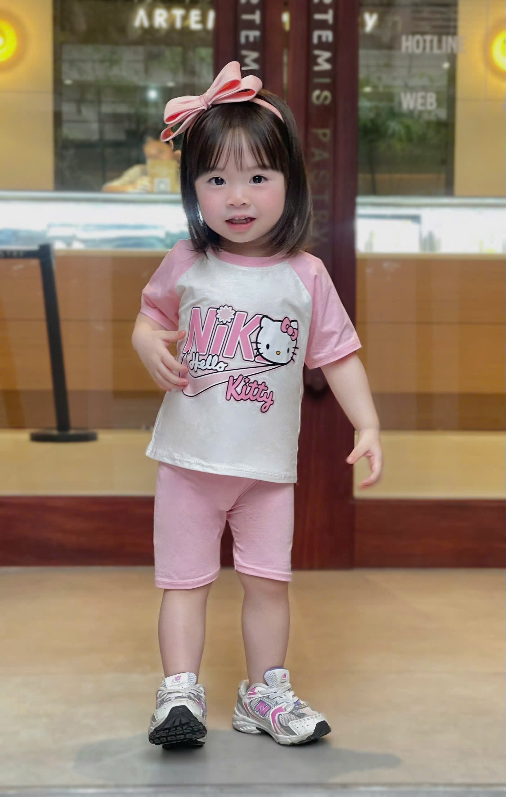 G946 - SET 2 BỘ ĐÙI BÉ GÁI HỒNG KITTY NIKE