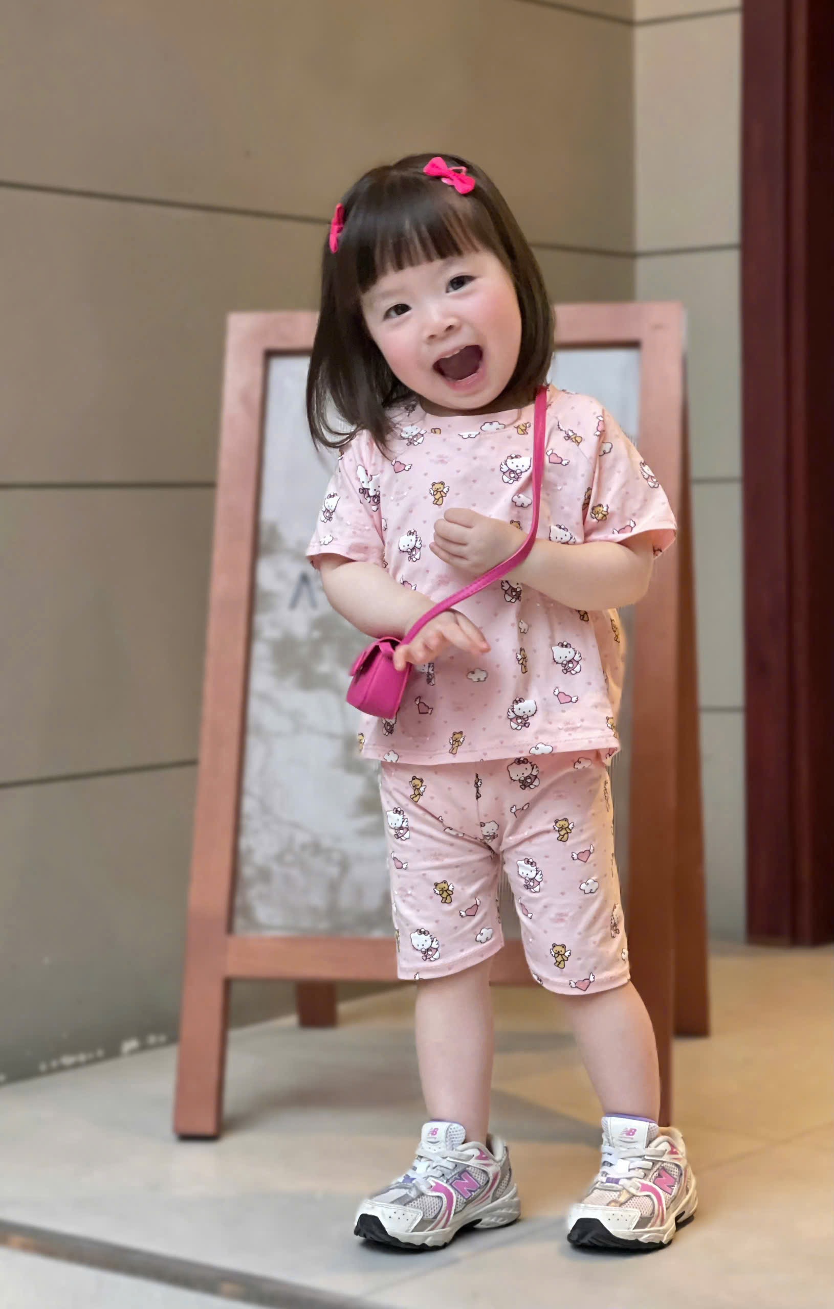 G946 - SET 2 BỘ ĐÙI BÉ GÁI HỒNG KITTY NIKE