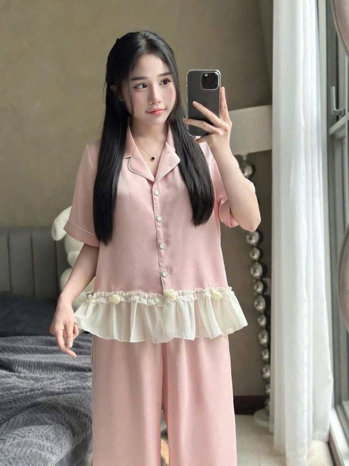 S296 - BỘ PYJAMA LỤA BÈO TRẮNG ÁO CỘC QUẦN DÀI
