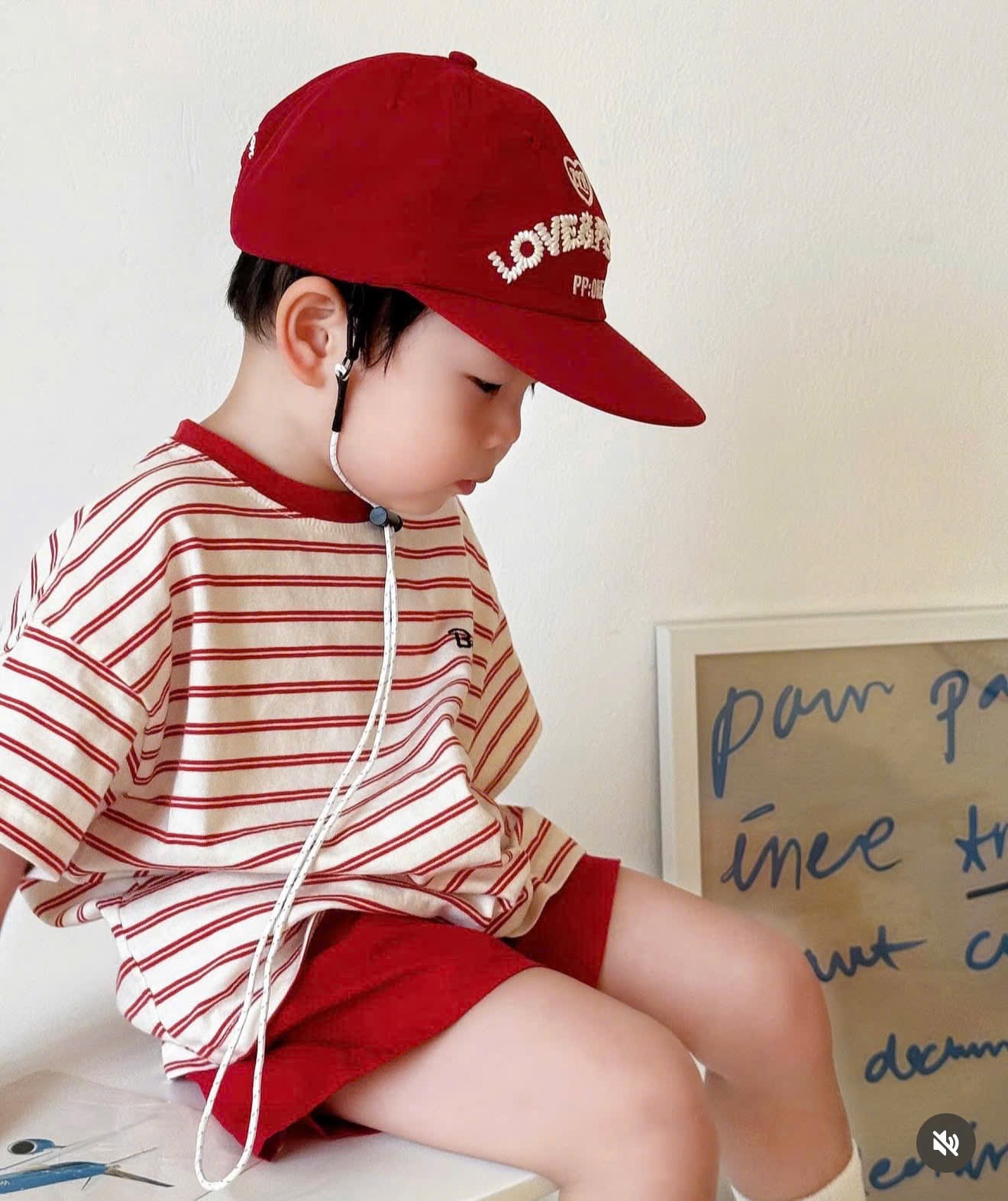 T174 - BỘ ĐÙI BÉ TRAI ÁO KẺ ĐỎ Bonito QUẦN KAKI ĐỎ