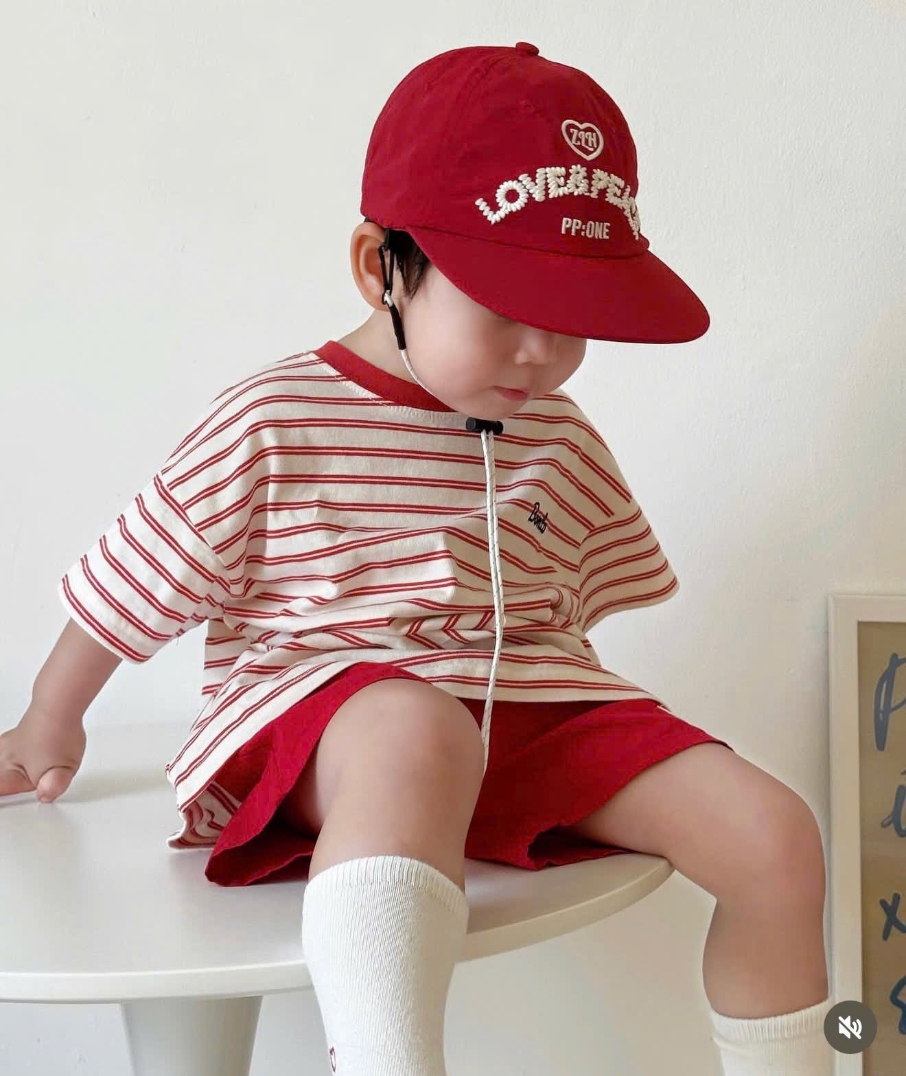 T174 - BỘ ĐÙI BÉ TRAI ÁO KẺ ĐỎ Bonito QUẦN KAKI ĐỎ