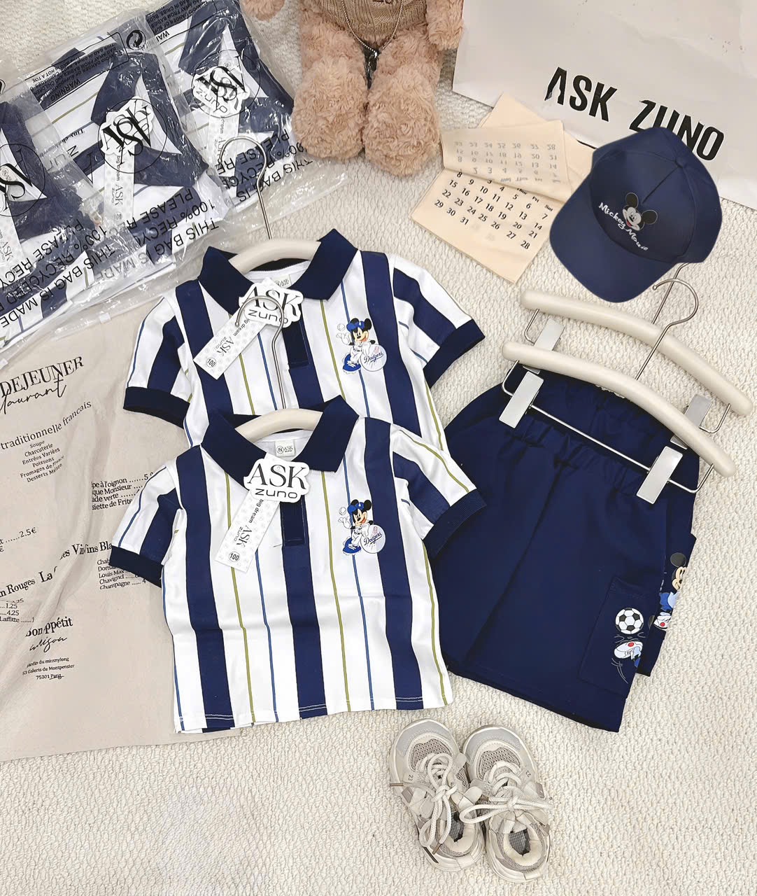 T178 - BỘ ĐÙI BÉ TRAI ÁO POLO SỌC MICKEY QUẦN THAN KÈM MŨ