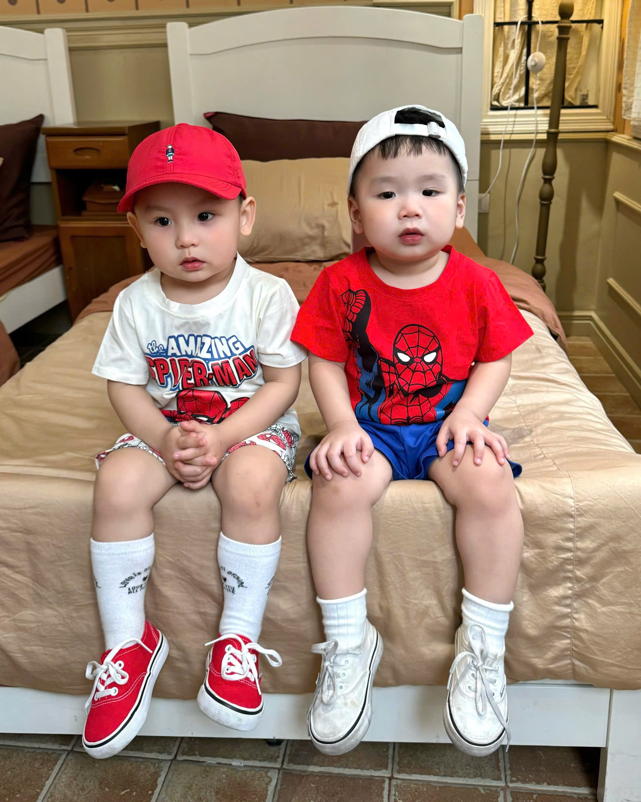 T179 - SET 2 BỘ ĐÙI BÉ TRAI AMAZING SPIDERMAN đỏ be