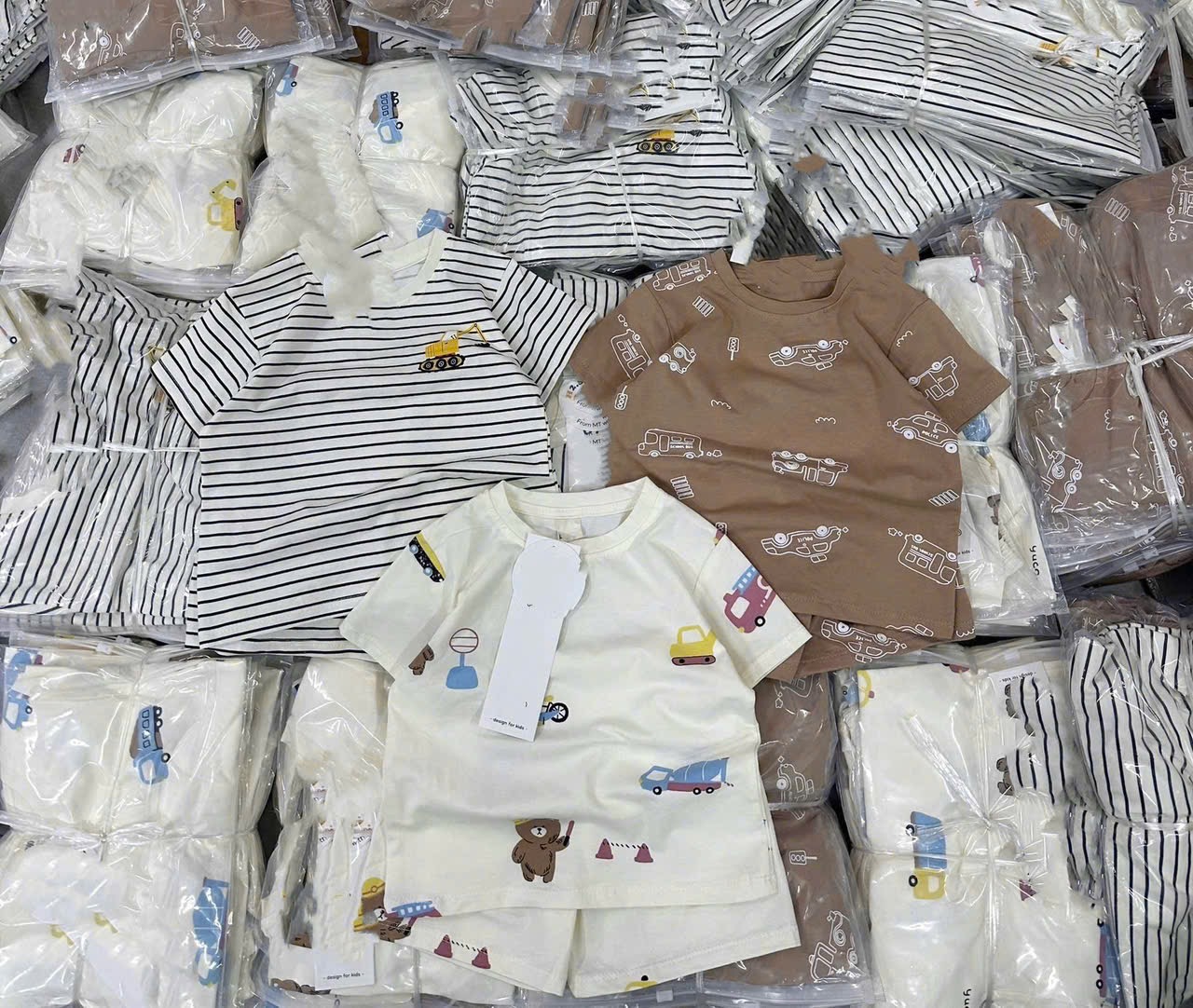 T182 - SET 3 BỘ ĐÙI BÉ TRAI OTO GẤU nâu be kẻ