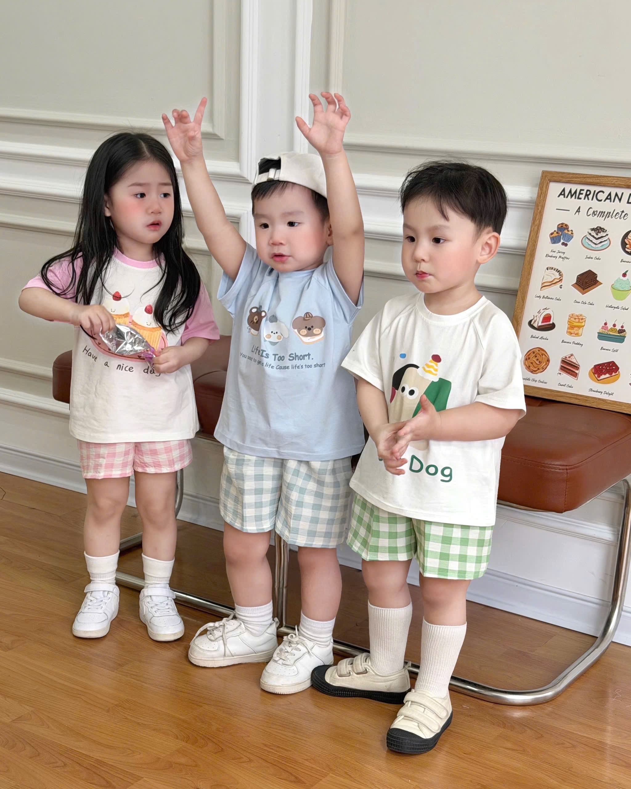 T195 - BỘ ĐÙI BÉ ÁO PHỐI HOẠT TIẾT QUẦN KẺ CARO