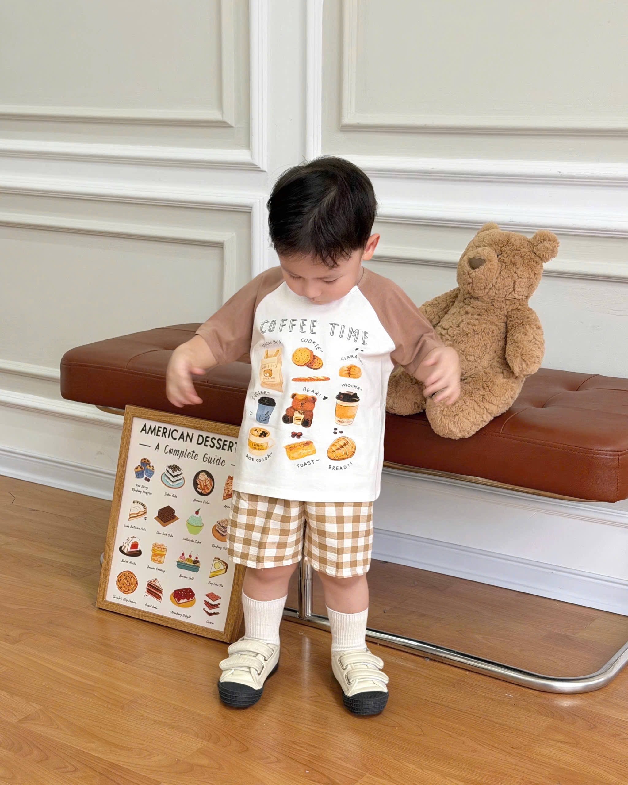 T195 - BỘ ĐÙI BÉ ÁO PHỐI HOẠT TIẾT QUẦN KẺ CARO