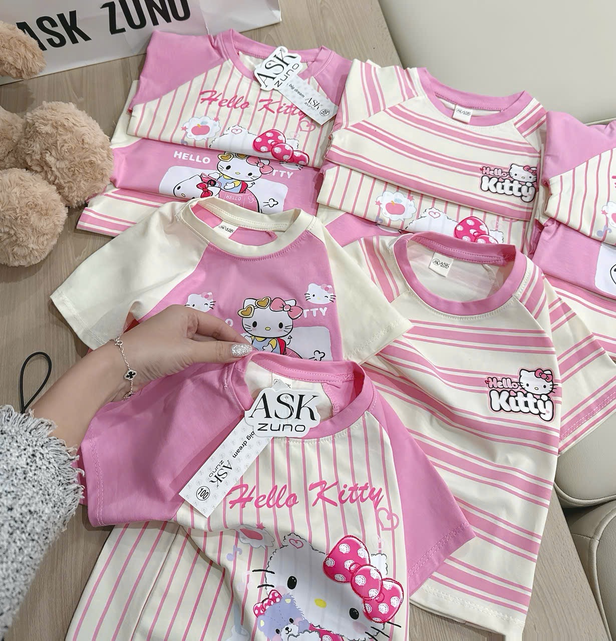 AB892 - SET 3 ÁO BÉ GÁI CỘC PHỐI HỒNG BE Hello Kitty