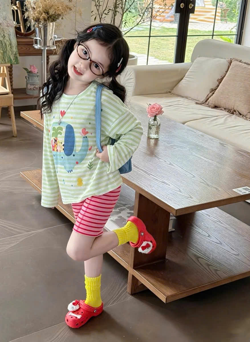 AB932 - SET 2 ÁO BÉ DÀI TAY XƯỢC KẺ NGANG IN HÌNH