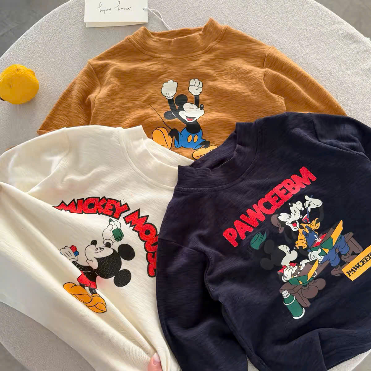 (chờ) AB984 - SET 3 ÁO BÉ TRAI DÀI TAY ZIP XƯỚC MICKEY MOUSE than vàng trắng