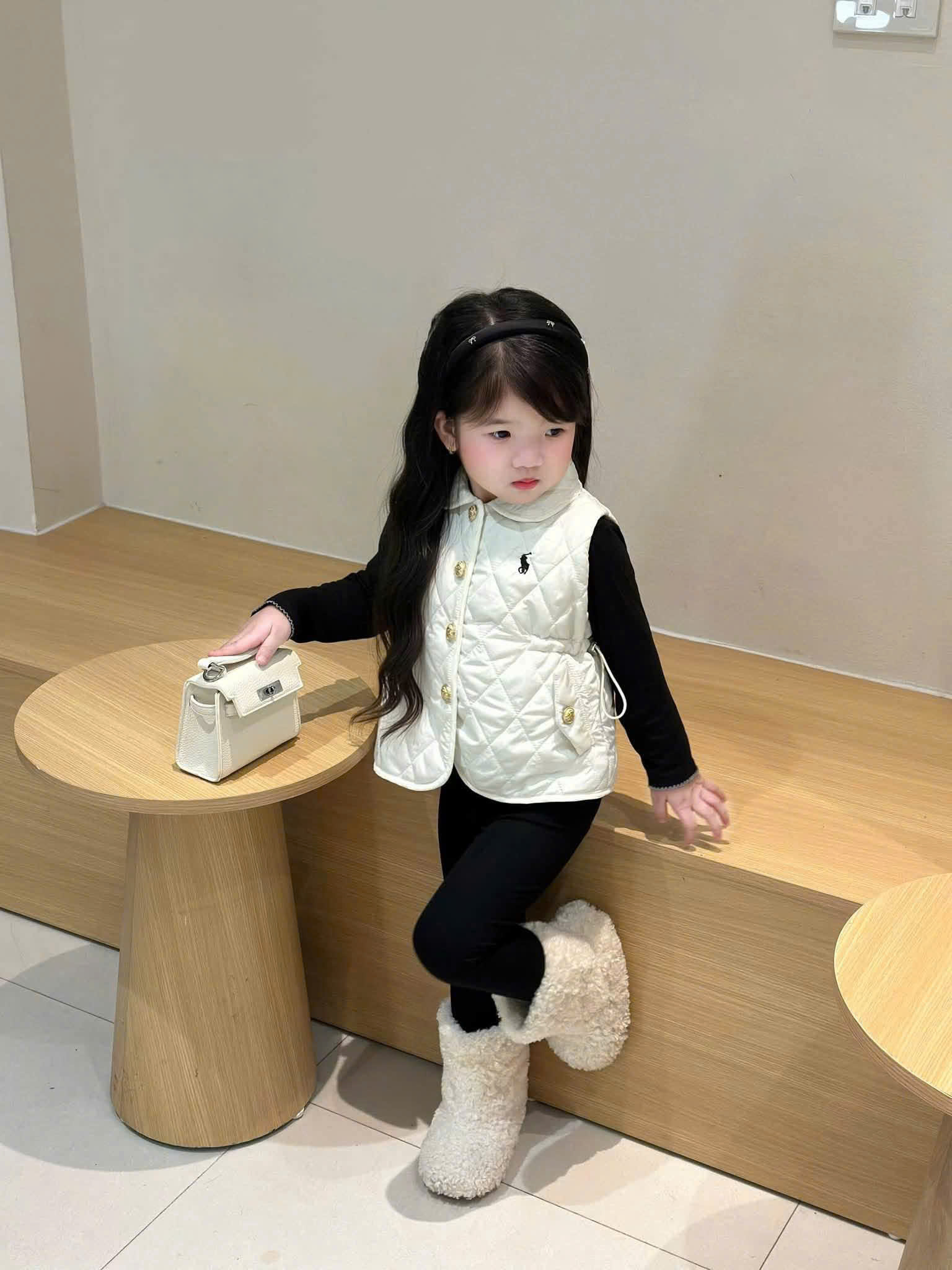 (chờ) AB987 - ÁO PHAO GILE BÉ GÁI CỔ SEN THÊU NGỰA