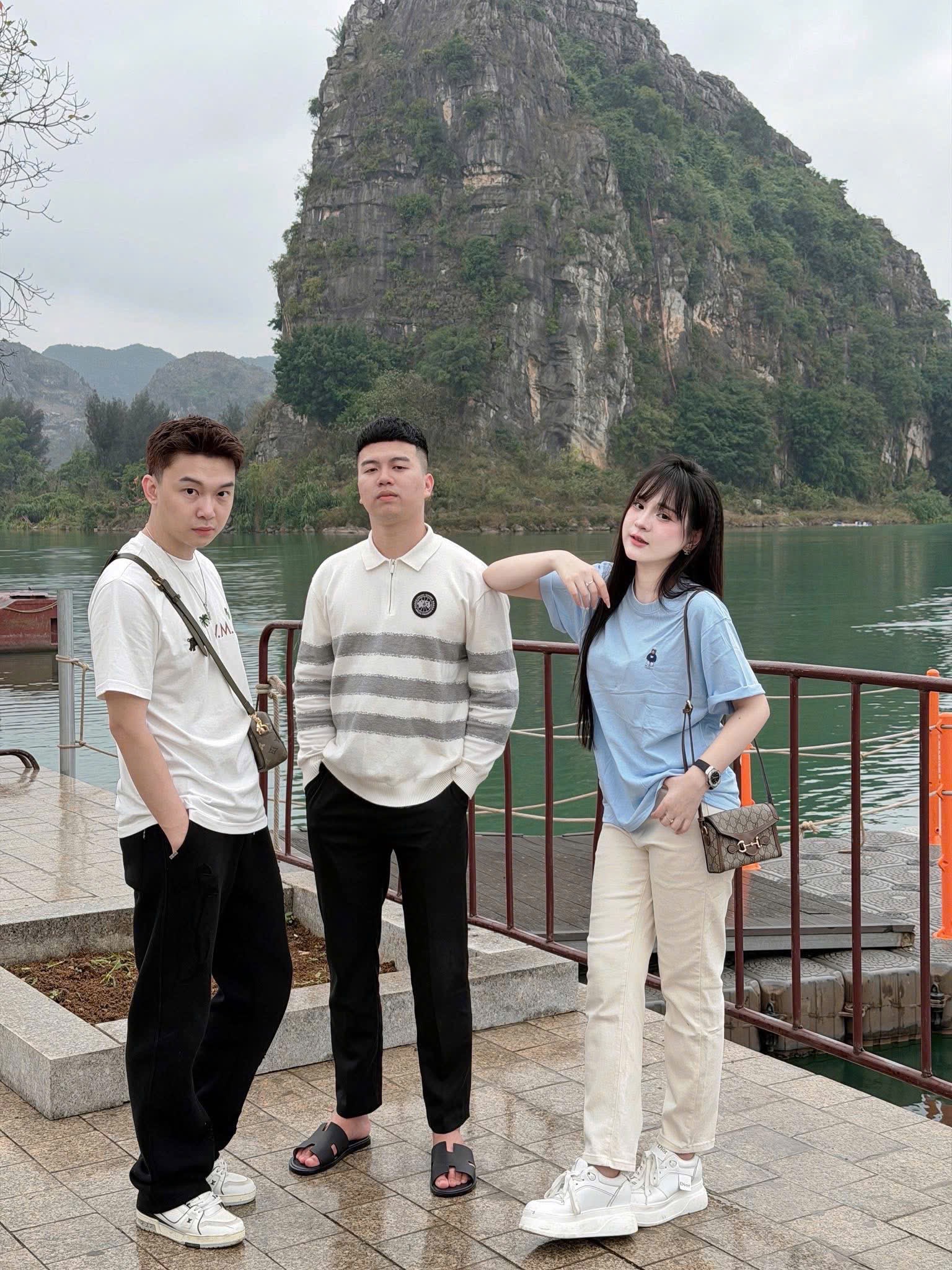 ANU400 - ÁO PHÔNG NỮ XANH DƯƠNG NHẠT GẤU W