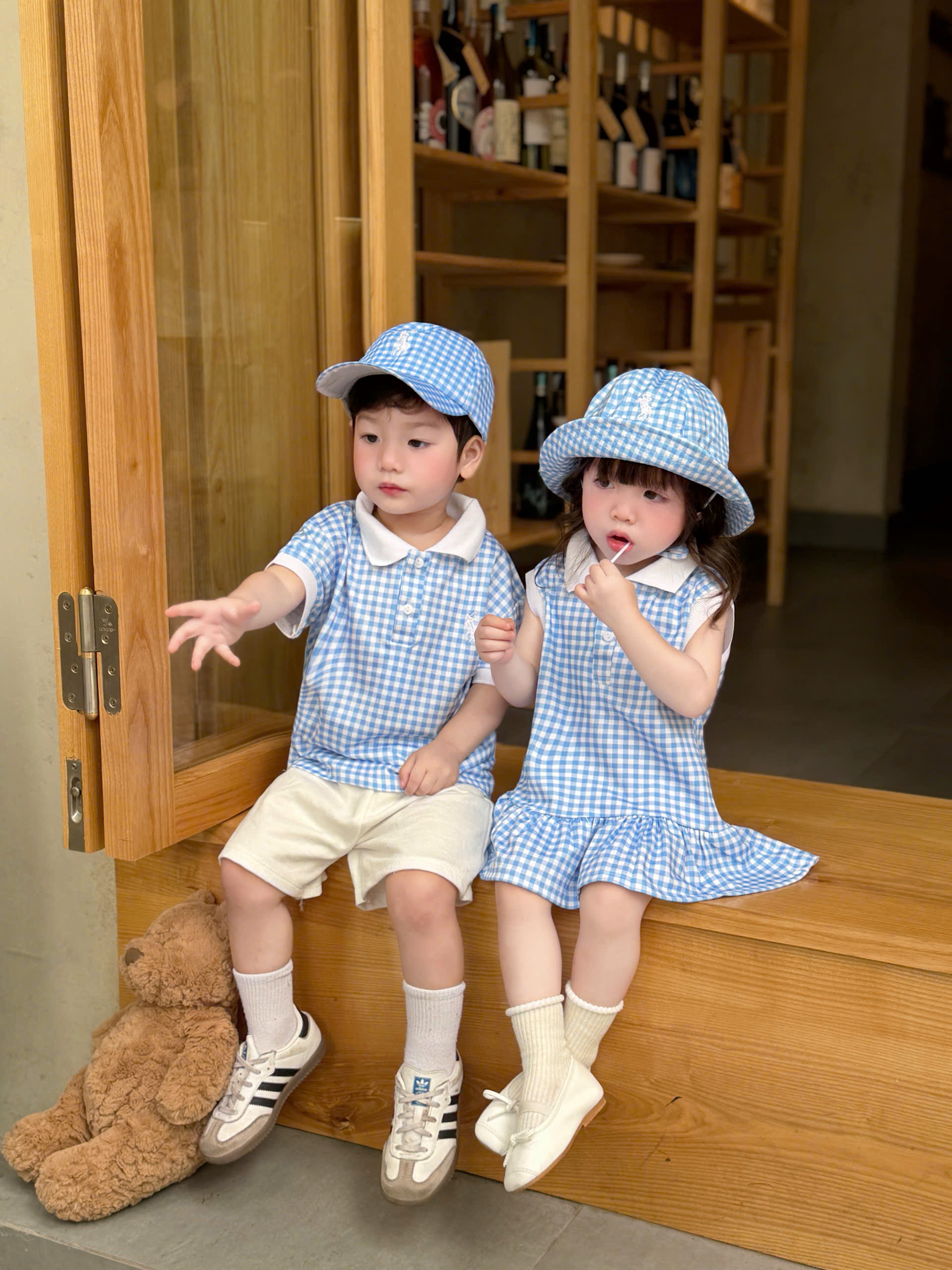 G025 - SET BÉ TRAI GÁI KẺ XANH KỊ SĨ KÈM MŨ