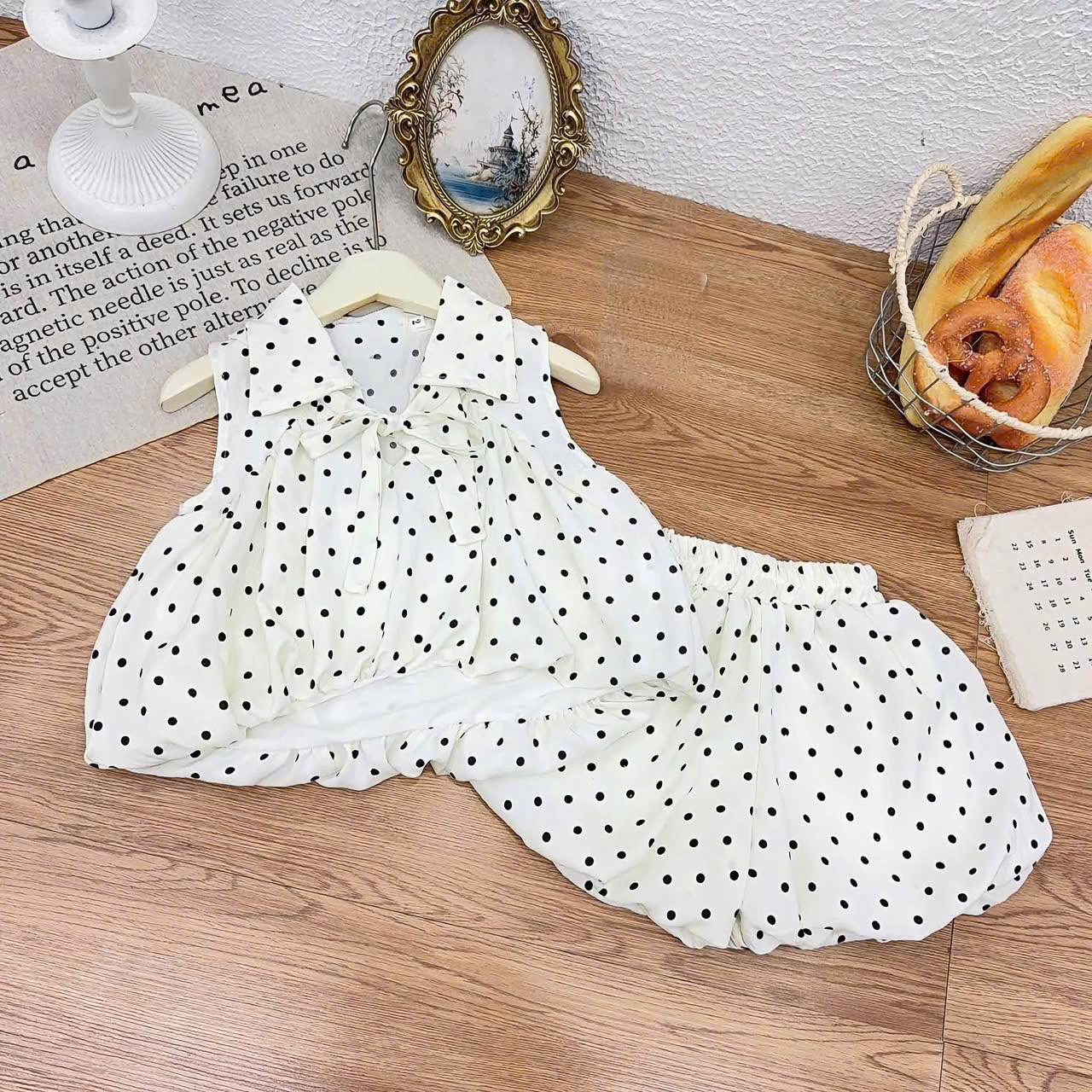 G062 - SET BÉ GÁI CHẤM BI SÁT NÁCH CỔ BẺ QUẦN BÍ