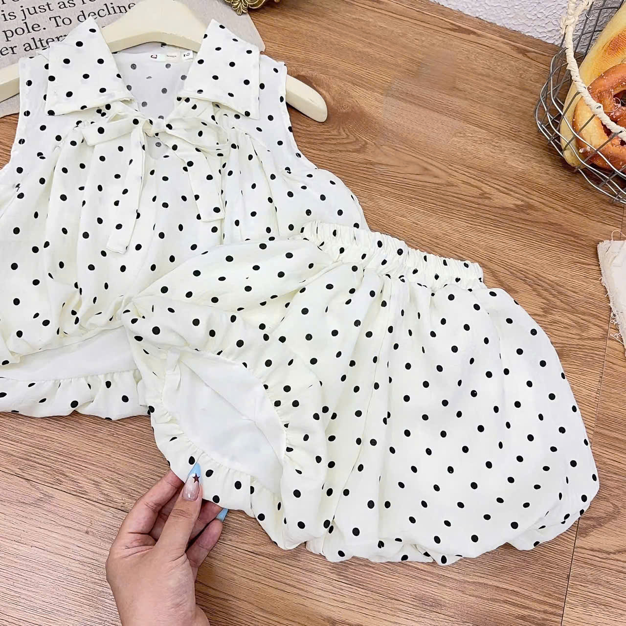 G062 - SET BÉ GÁI CHẤM BI SÁT NÁCH CỔ BẺ QUẦN BÍ