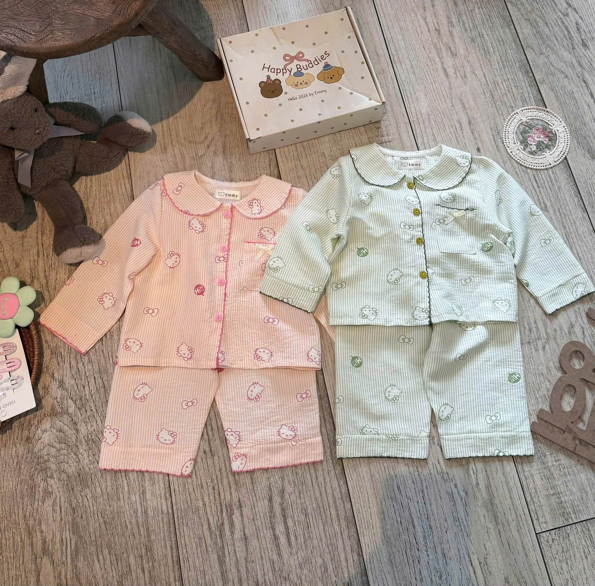 G071 - BỘ BÉ GÁI PYJAMA CỔ SEN SỌC NHỎ KITTY