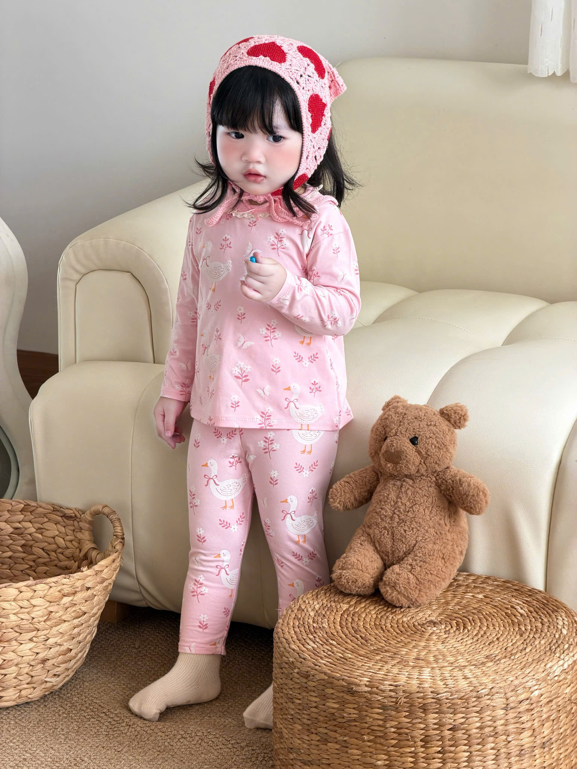 G112 - SET 2 BỘ BÉ GÁI DÀI TAY HẠC CHẤM BI REN hồng be