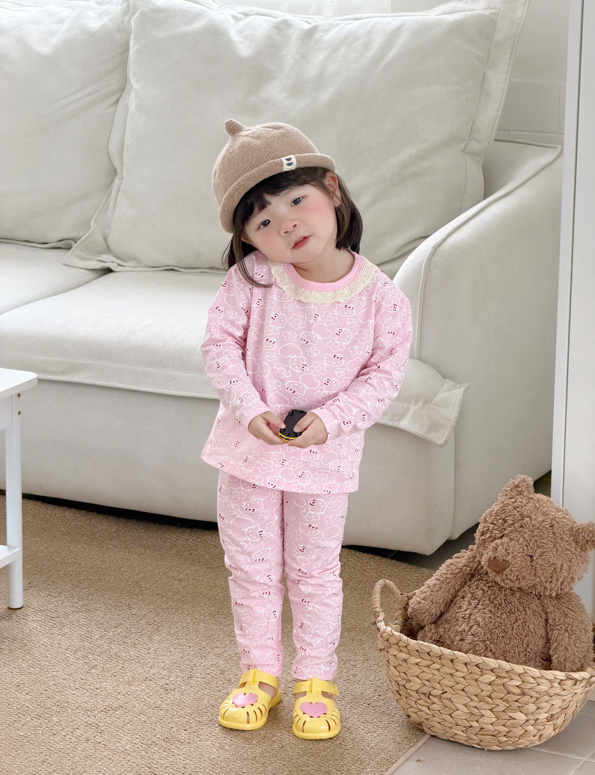 G120 - SET 2 BỘ BÉ GÁI DÀI TAY CỔ REN CHẤM BI KITTY nâu hồng