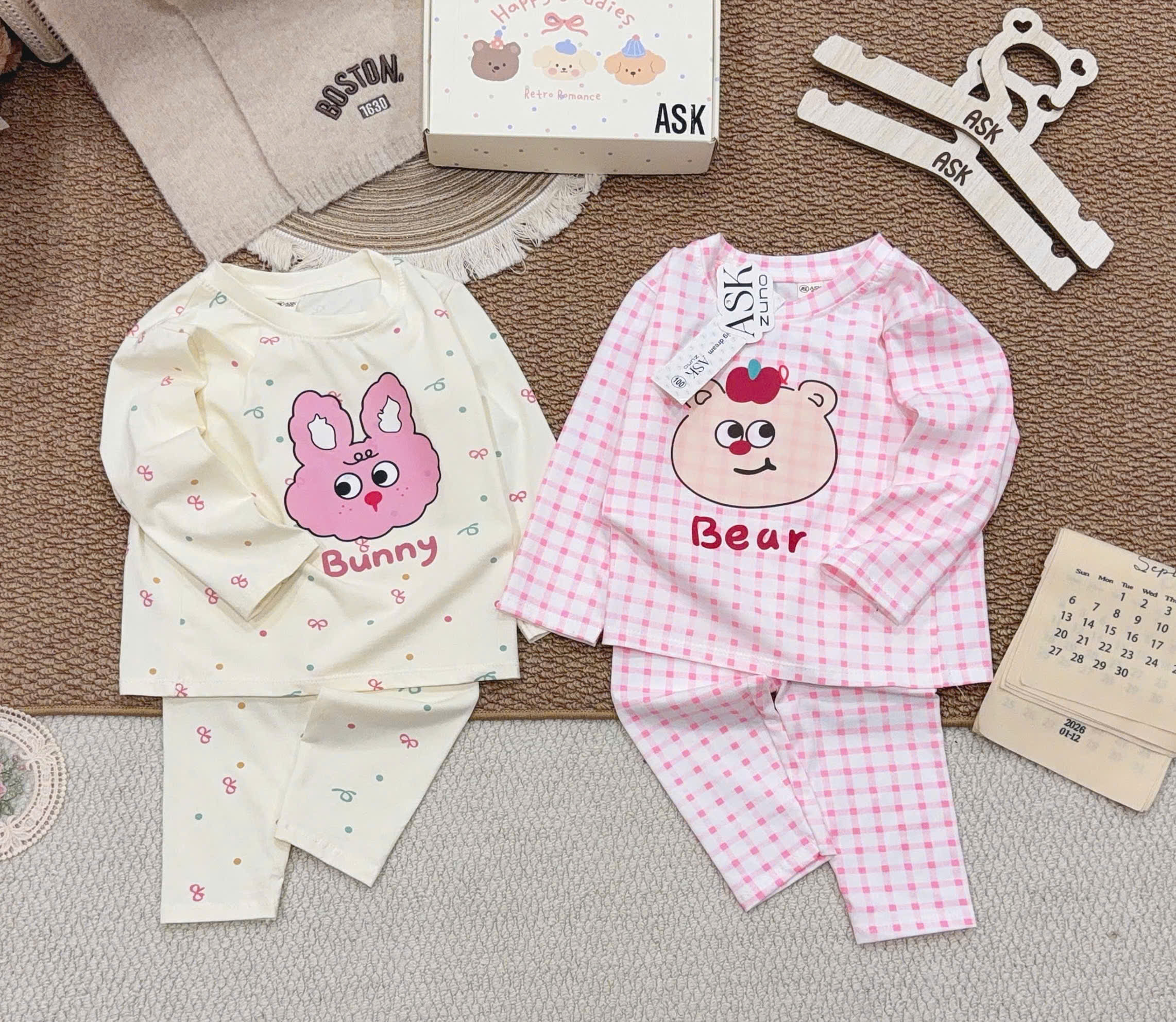 G121 - SET 2 BỘ BÉ GÁI DÀI TAY THỎ Bunny GẤU bear hồng kẻ be