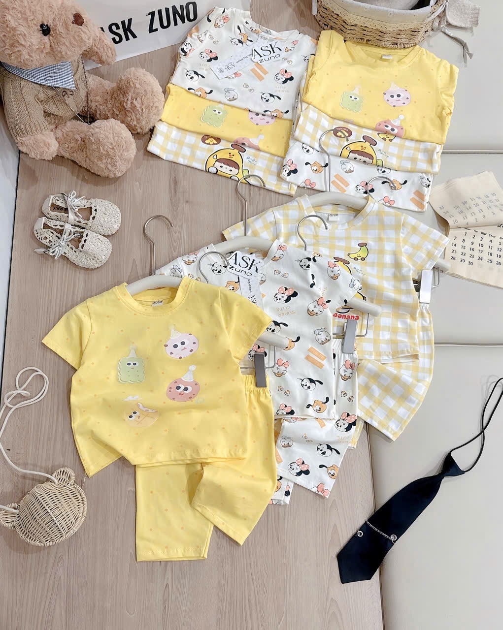 G947 - SET 3 BỘ ĐÙI BÉ GÁI HOẠT HÌNH MICKEY vàng be kẻ