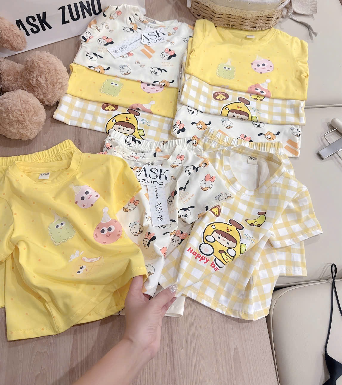 G947 - SET 3 BỘ ĐÙI BÉ GÁI HOẠT HÌNH MICKEY vàng be kẻ