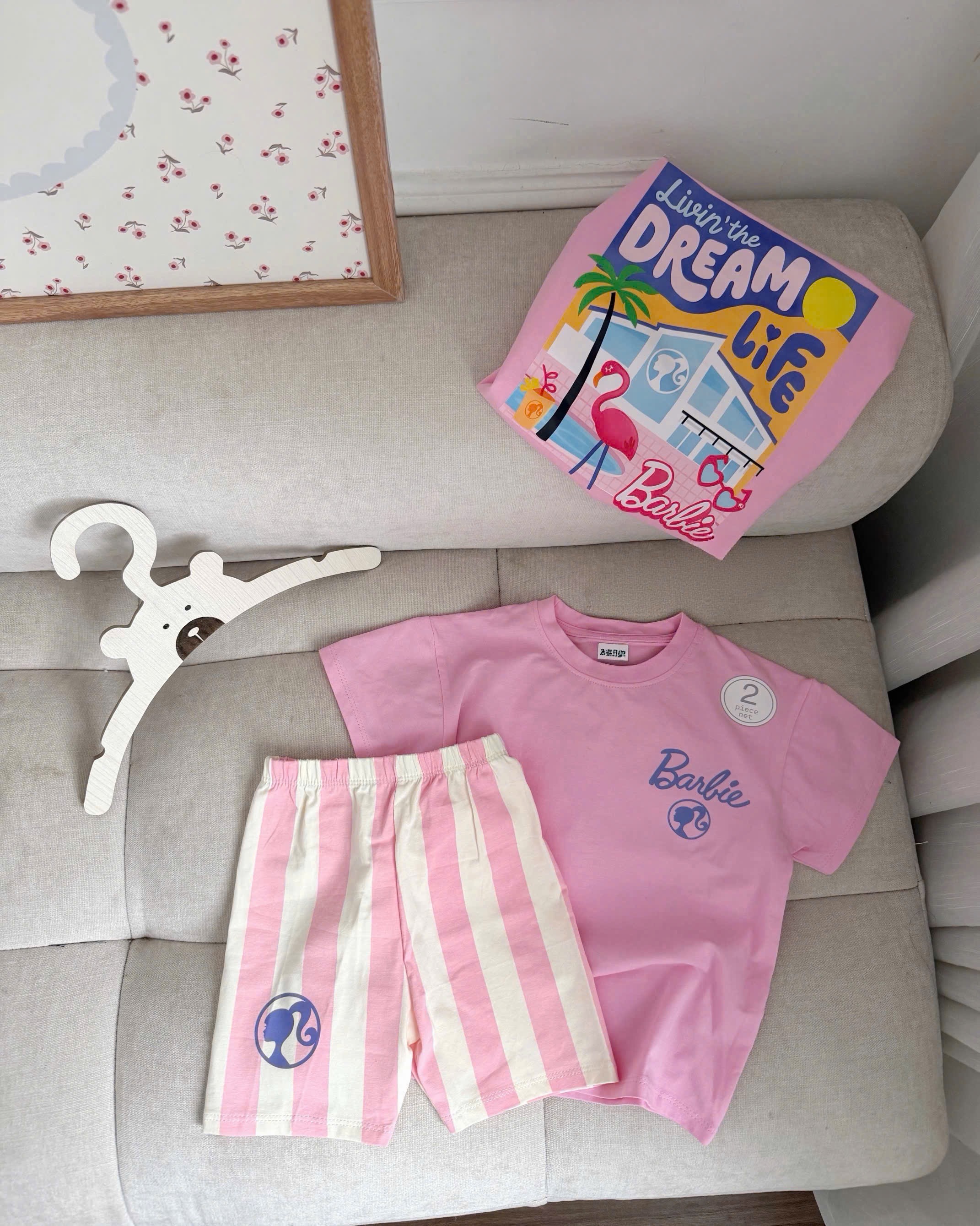 G951 - BỘ ĐÙI BÉ GÁI ÁO HỒNG BARBIE QUẦN LEGGING SỌC