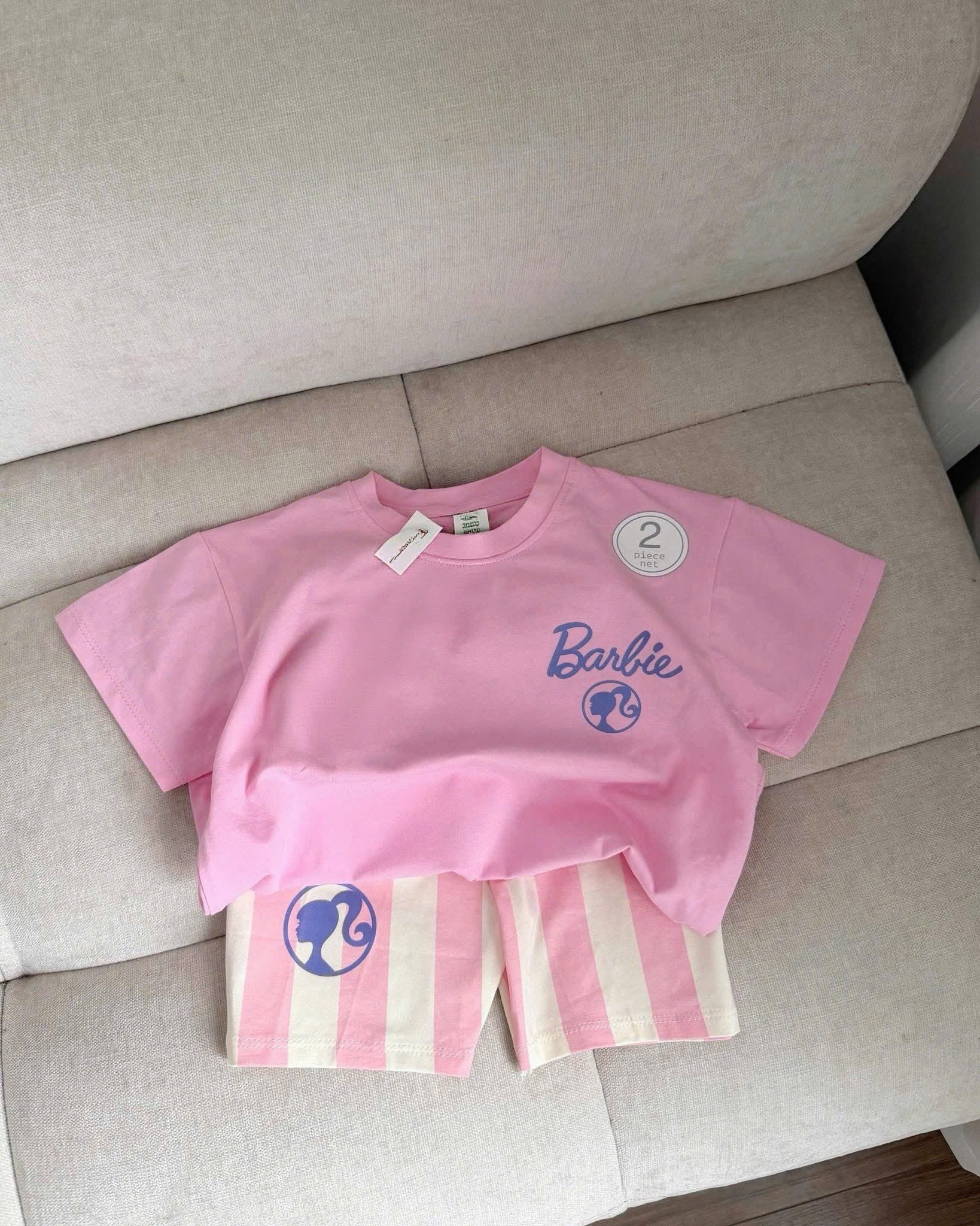 G951 - BỘ ĐÙI BÉ GÁI ÁO HỒNG BARBIE QUẦN LEGGING SỌC