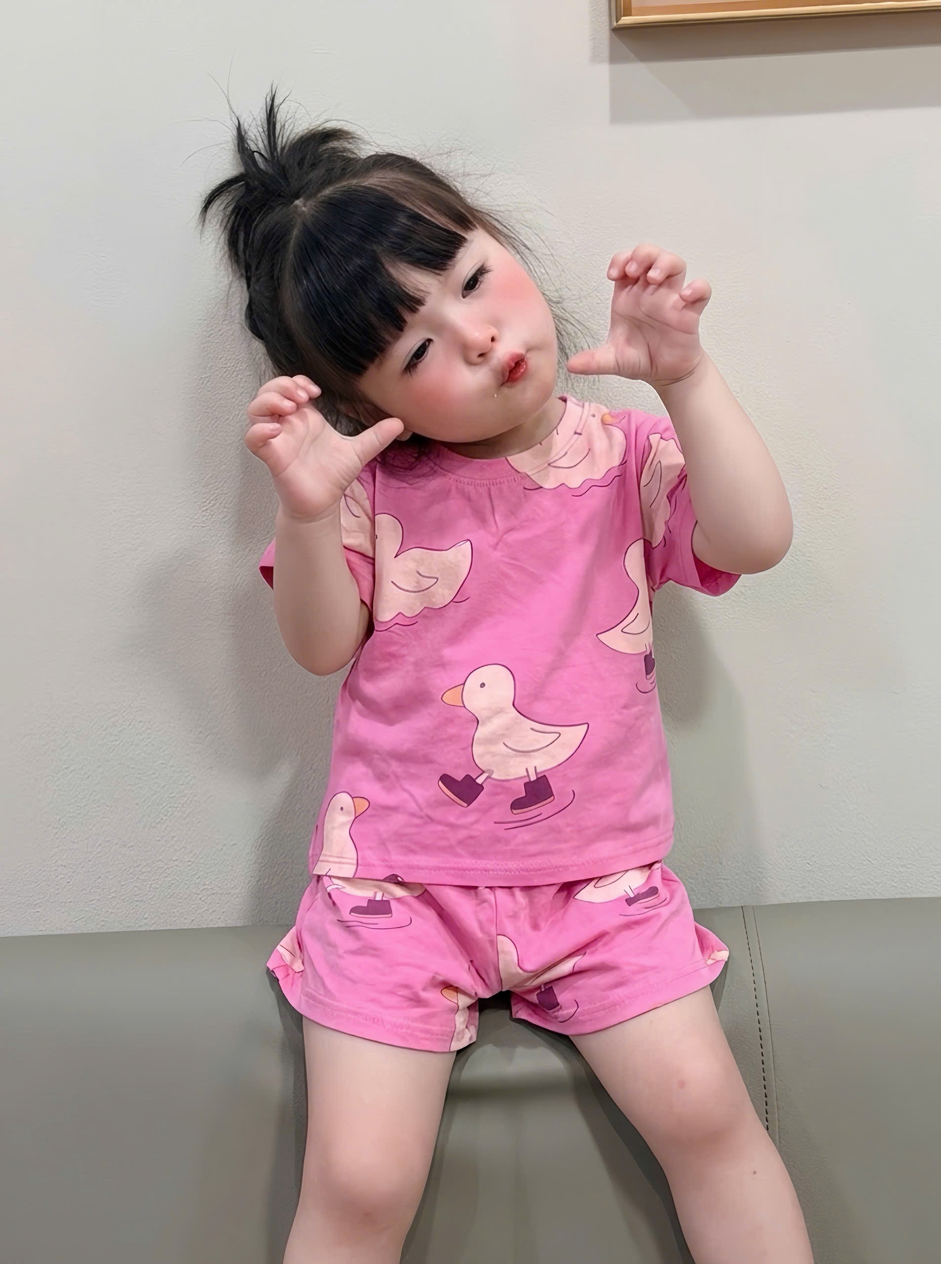 G976 - SET 3 BỘ ĐÙI BÉ GÁI HOA NƠ hồng đậm be