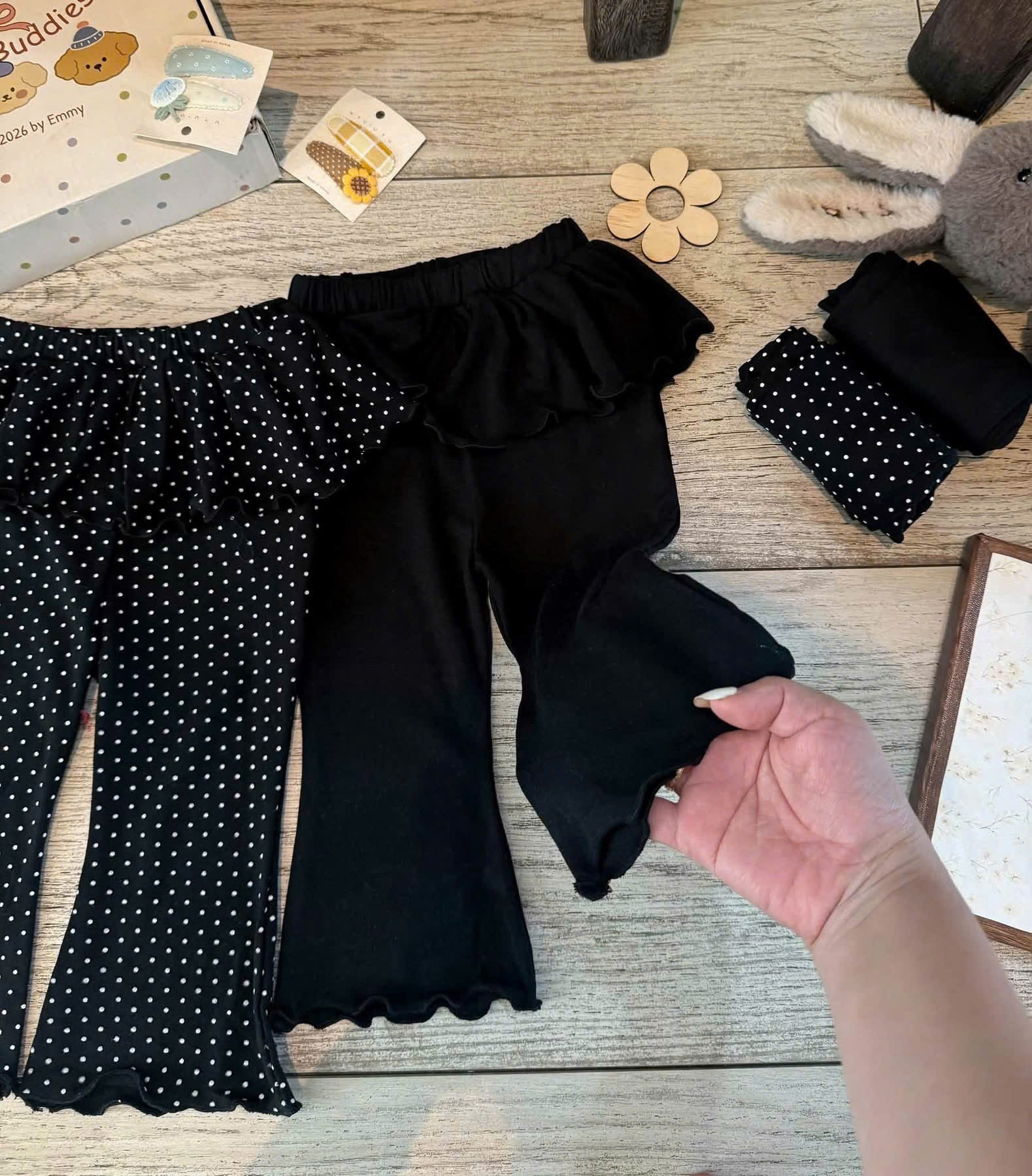 QB396 - SET 2 QUẦN BÉ GÁI ZIP LEGGING LOE đen chấm bi