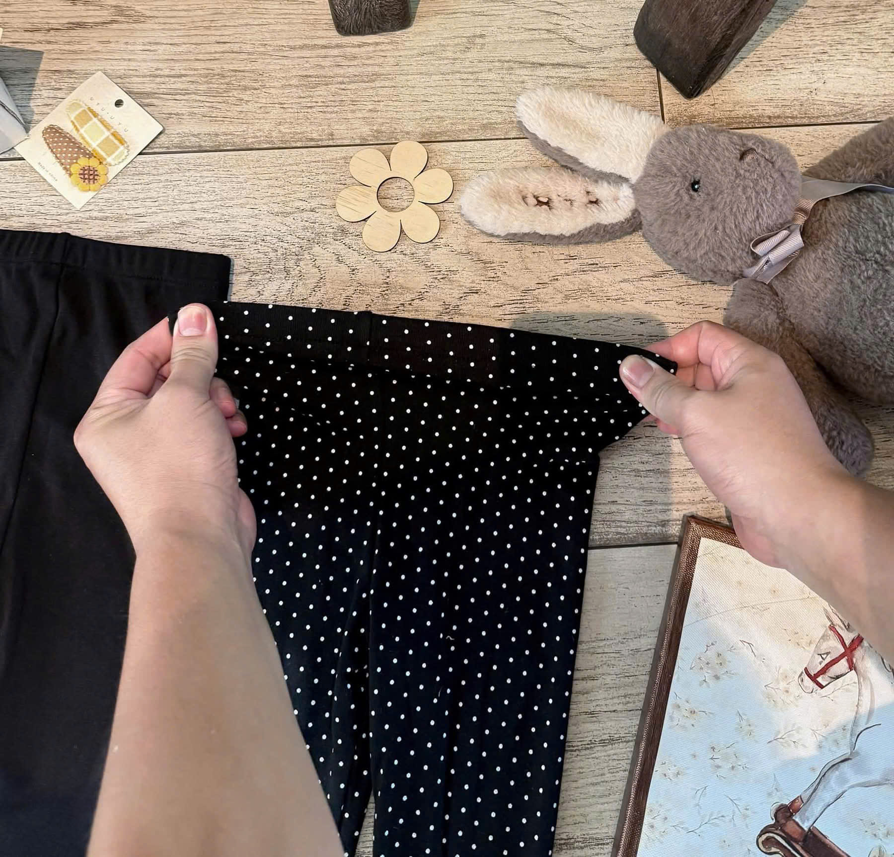 QB396 - SET 2 QUẦN BÉ GÁI ZIP LEGGING LOE đen chấm bi
