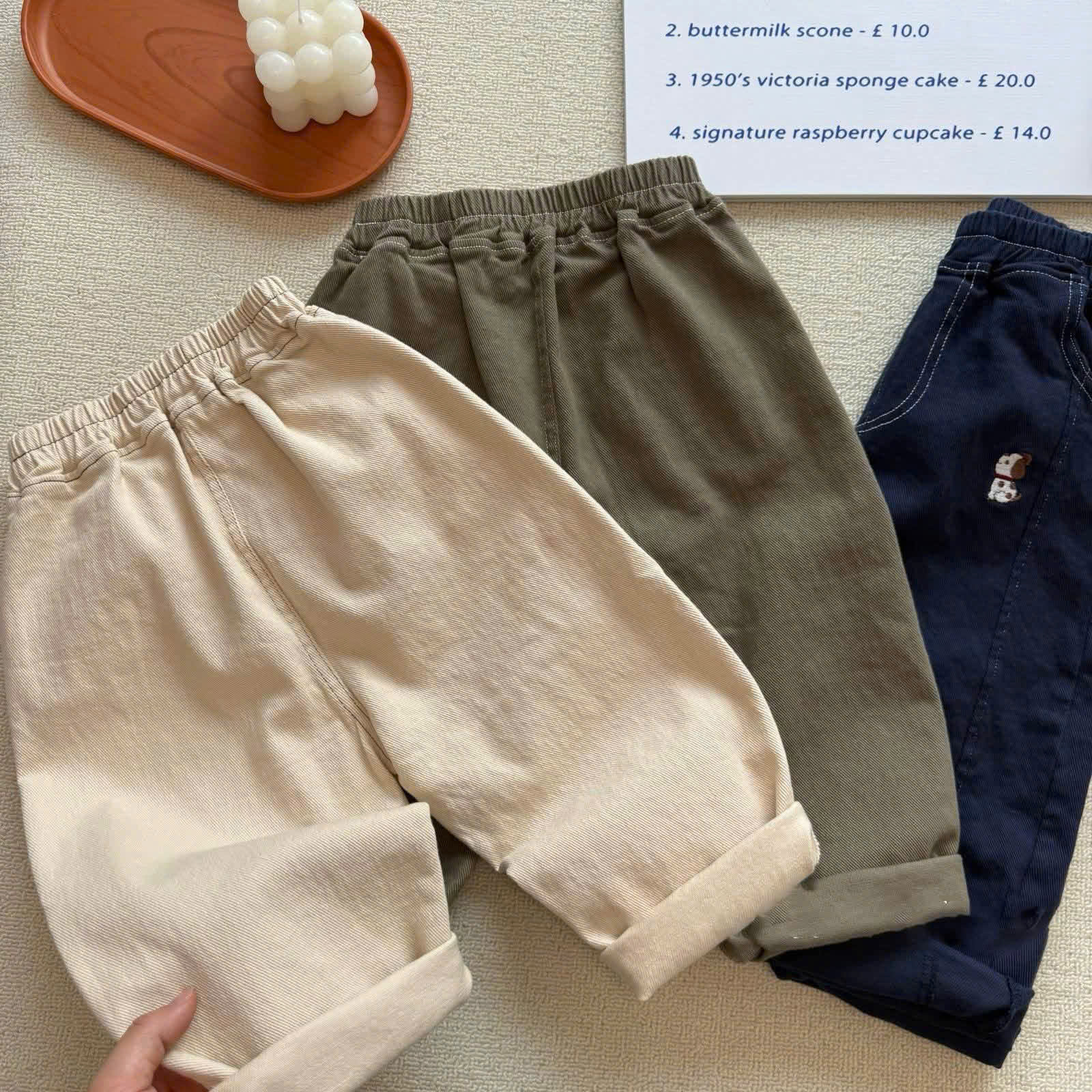 QB397 - SET 3 QUẦN KAKI BÉ TRAI THÊU CHÓ than rêu be