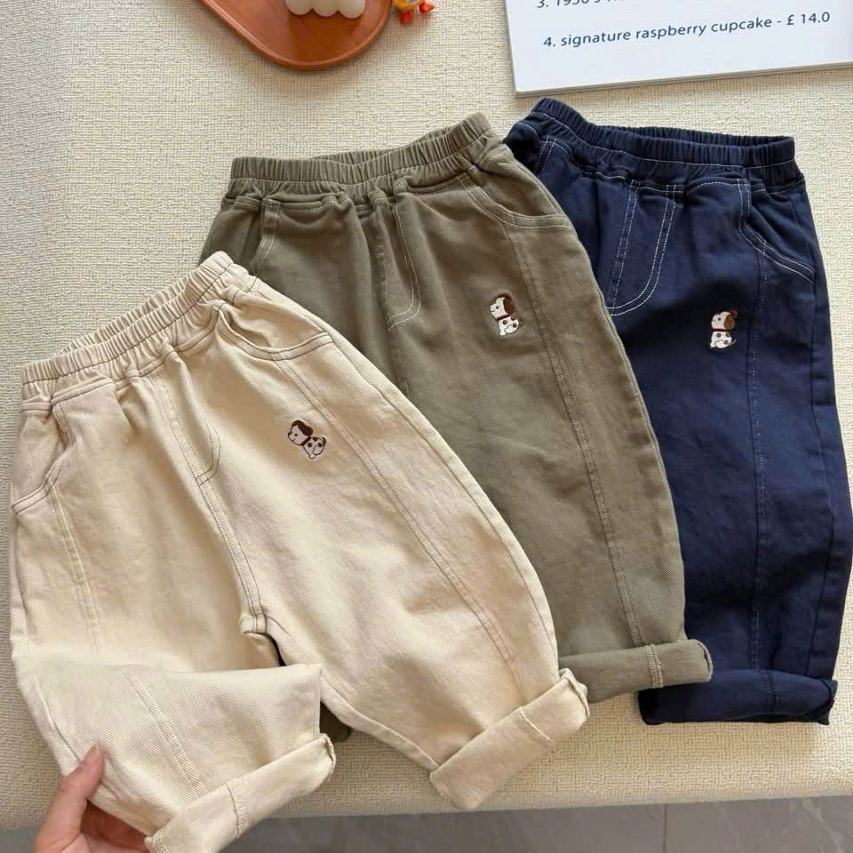 QB397 - SET 3 QUẦN KAKI BÉ TRAI THÊU CHÓ than rêu be