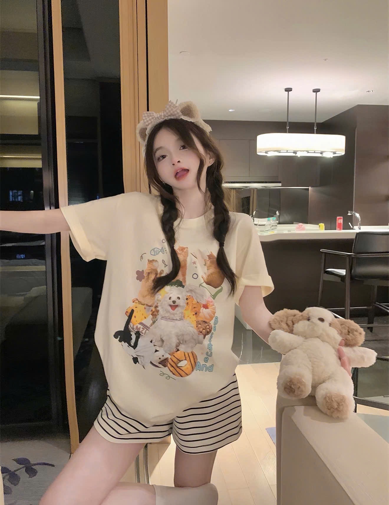 S305 - BỘ ĐÙI NỮ ÁO BE IN CHÓ QUẦN KẺ NGANG