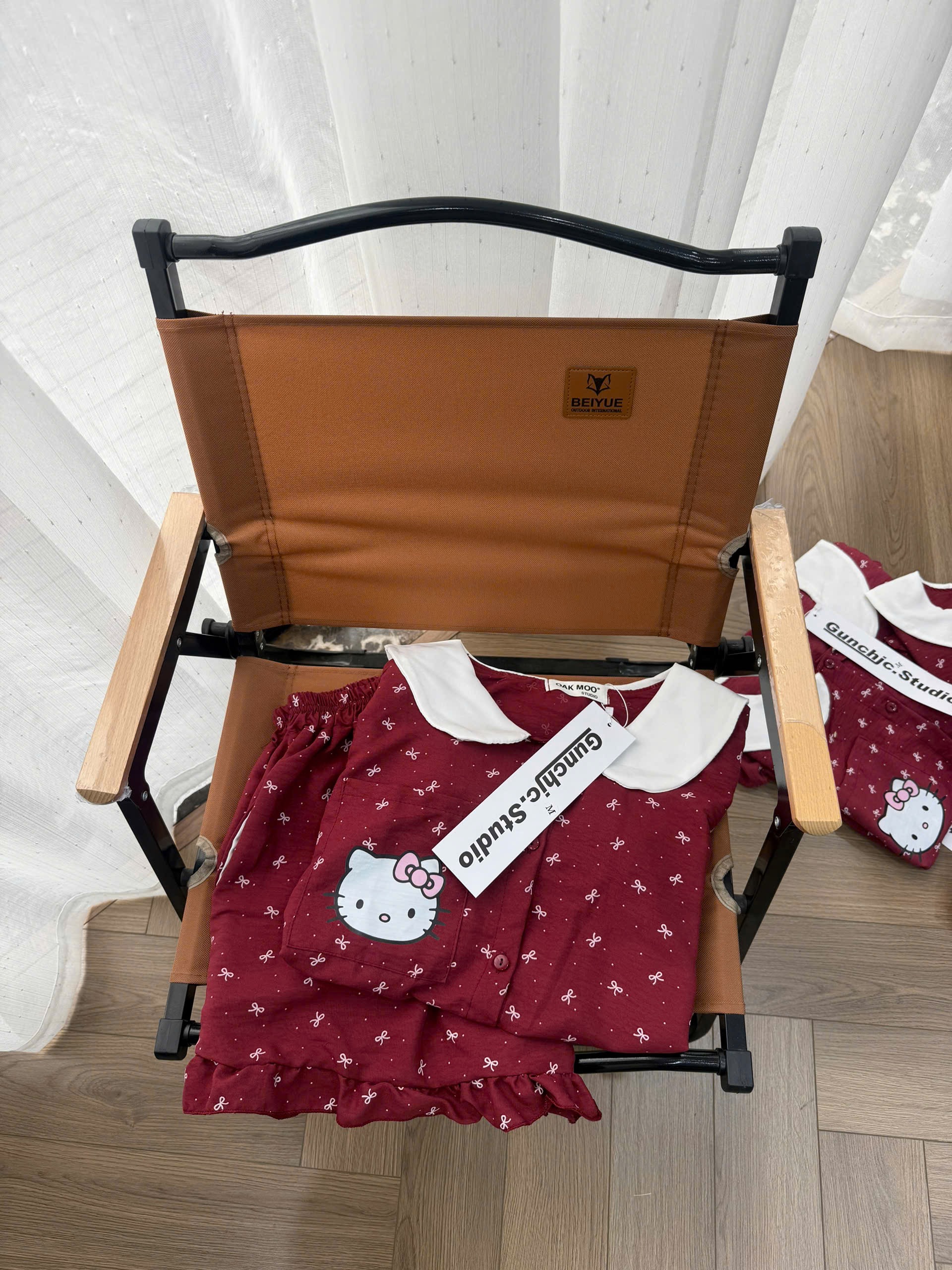 S309 - BỘ PYJAMA NỮ ĐỎ NƠ KITTY CỔ SEN TRẮNG