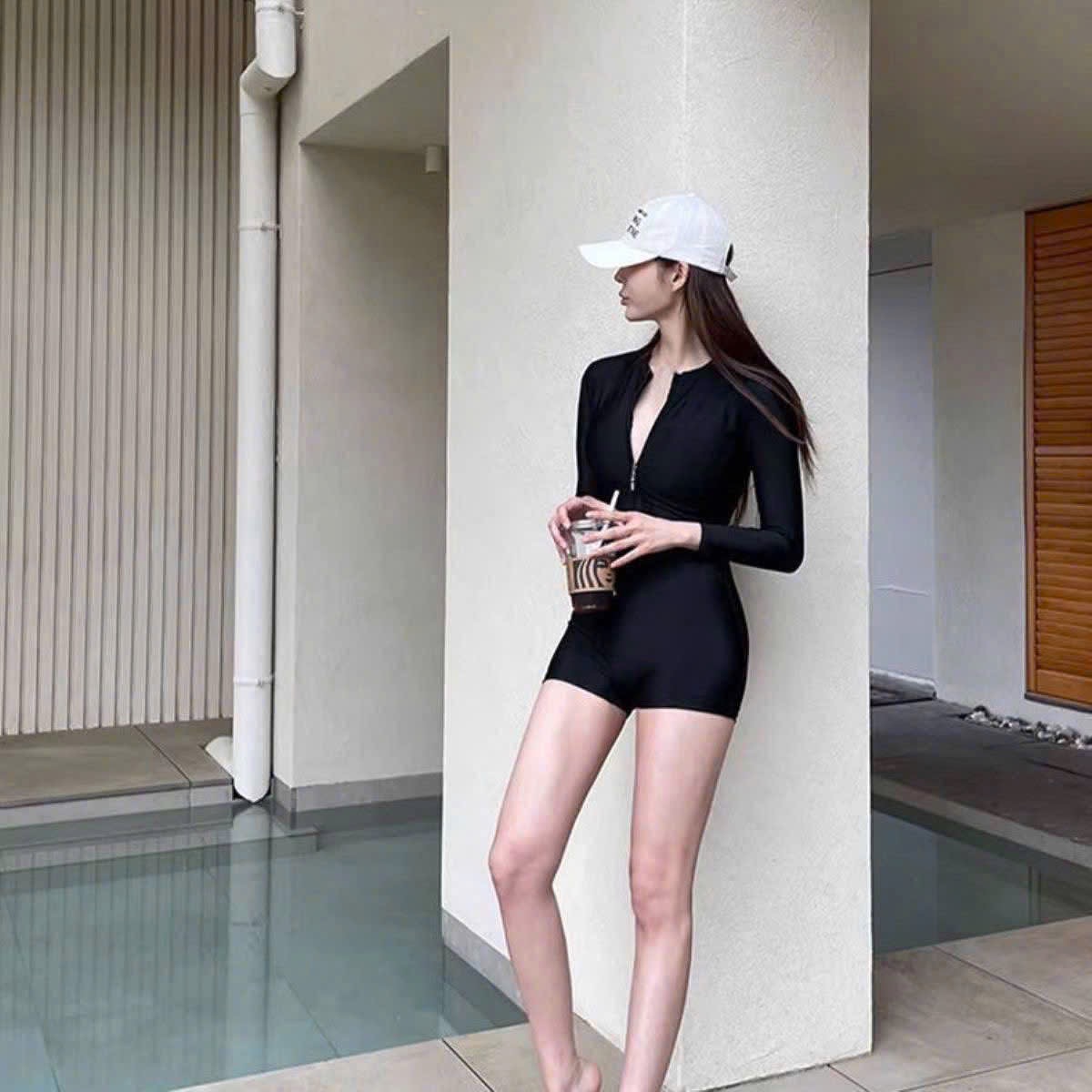 S316 - BỘ BƠI NỮ ĐEN CỔ KHÓA DÀI TAY