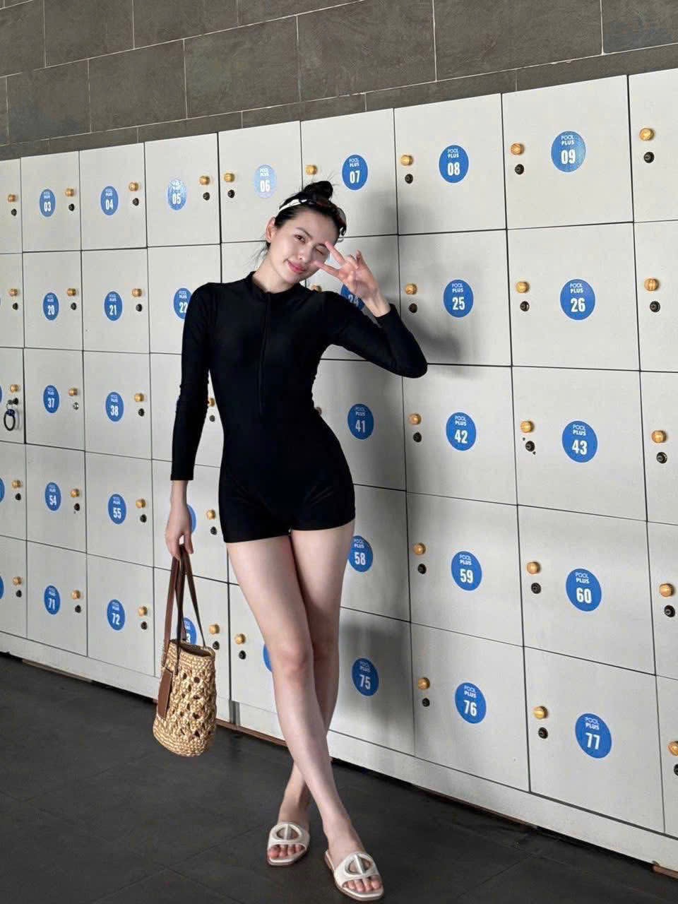 S316 - BỘ BƠI NỮ ĐEN CỔ KHÓA DÀI TAY