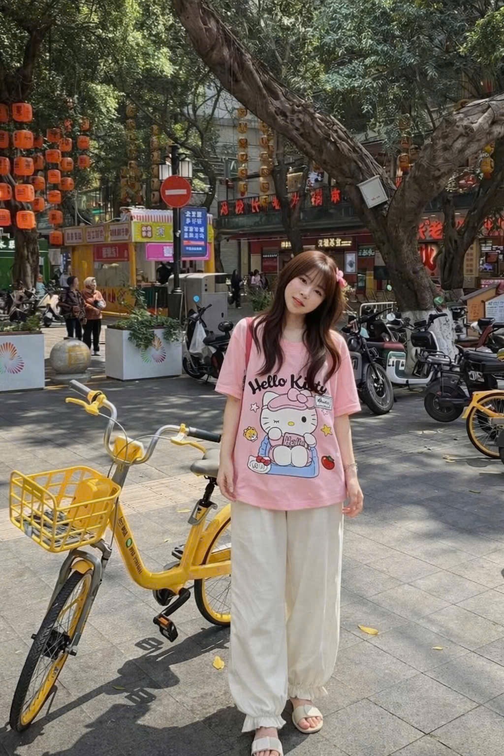 S323 - BỘ NỮ ÁO HỒNG HELLO KITTY QUẦN BOMBER BE