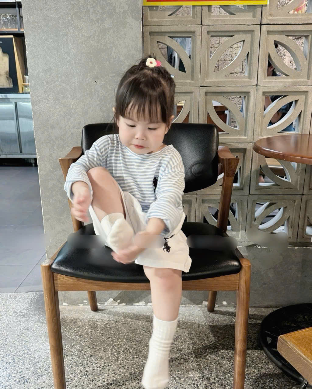 (chờ) S401 - BỘ ĐÔI MẸ BÉ ÁO XANH KẺ NGANG KỊ SĨ QUẦN ĐÙI TRẮNG