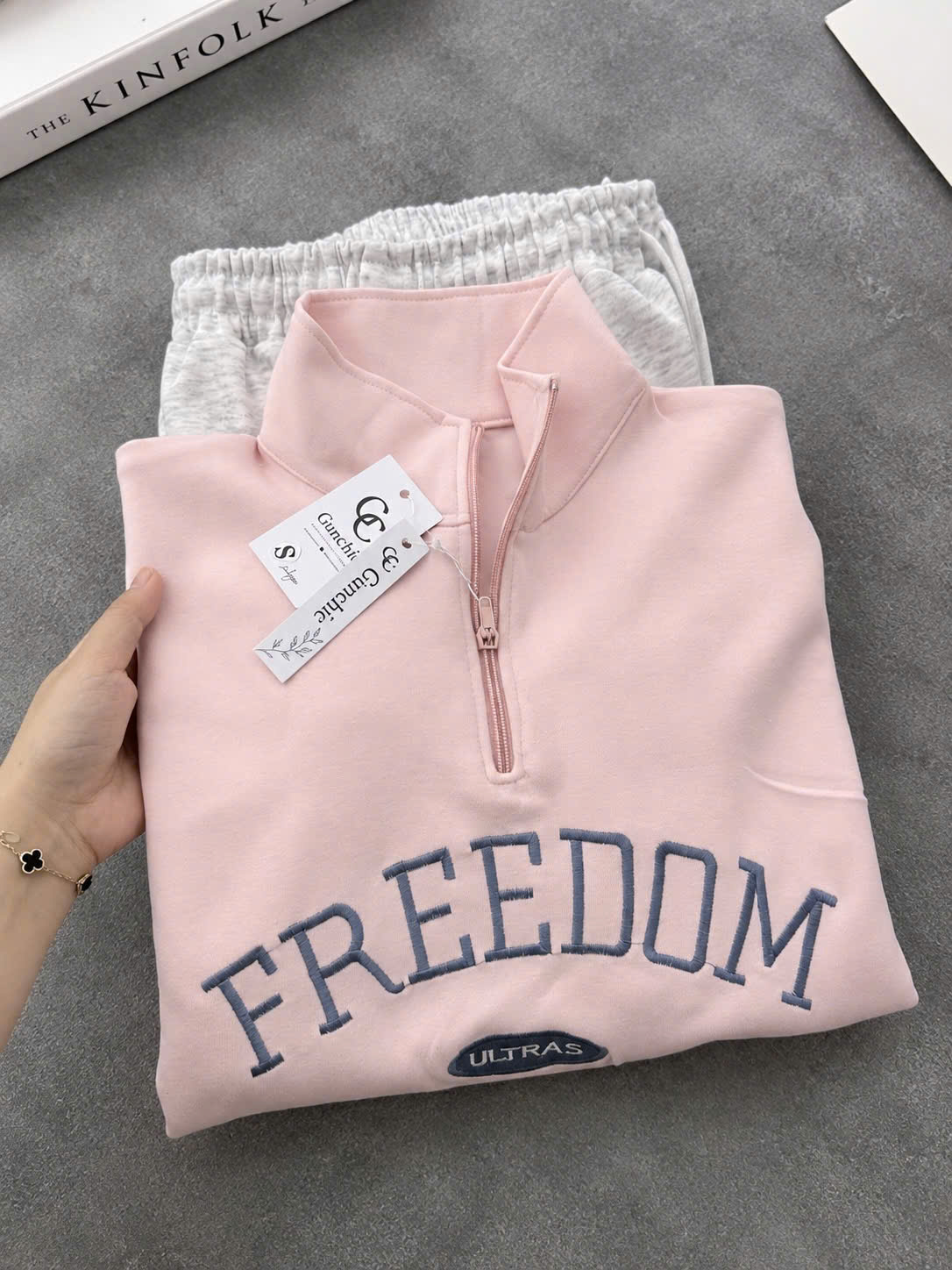 S413 - BỘ NỈ NỮ HAIDA HỒNG CỔ KHÓA FREEDOM QUẦN SUÔNG