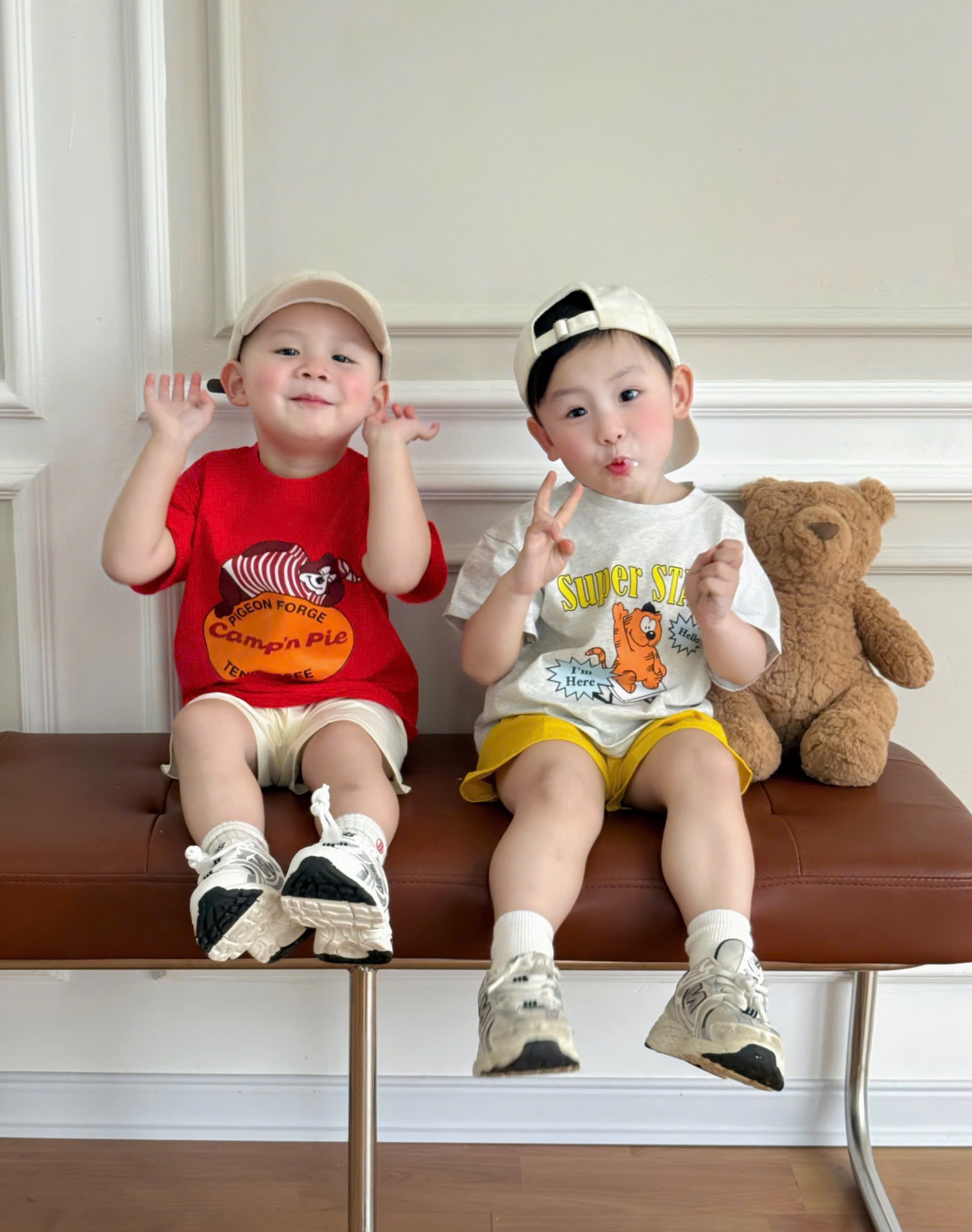 T183 - SET 2 BỘ ĐÙI BÉ TRAI THÚ Super Star đỏ ghi